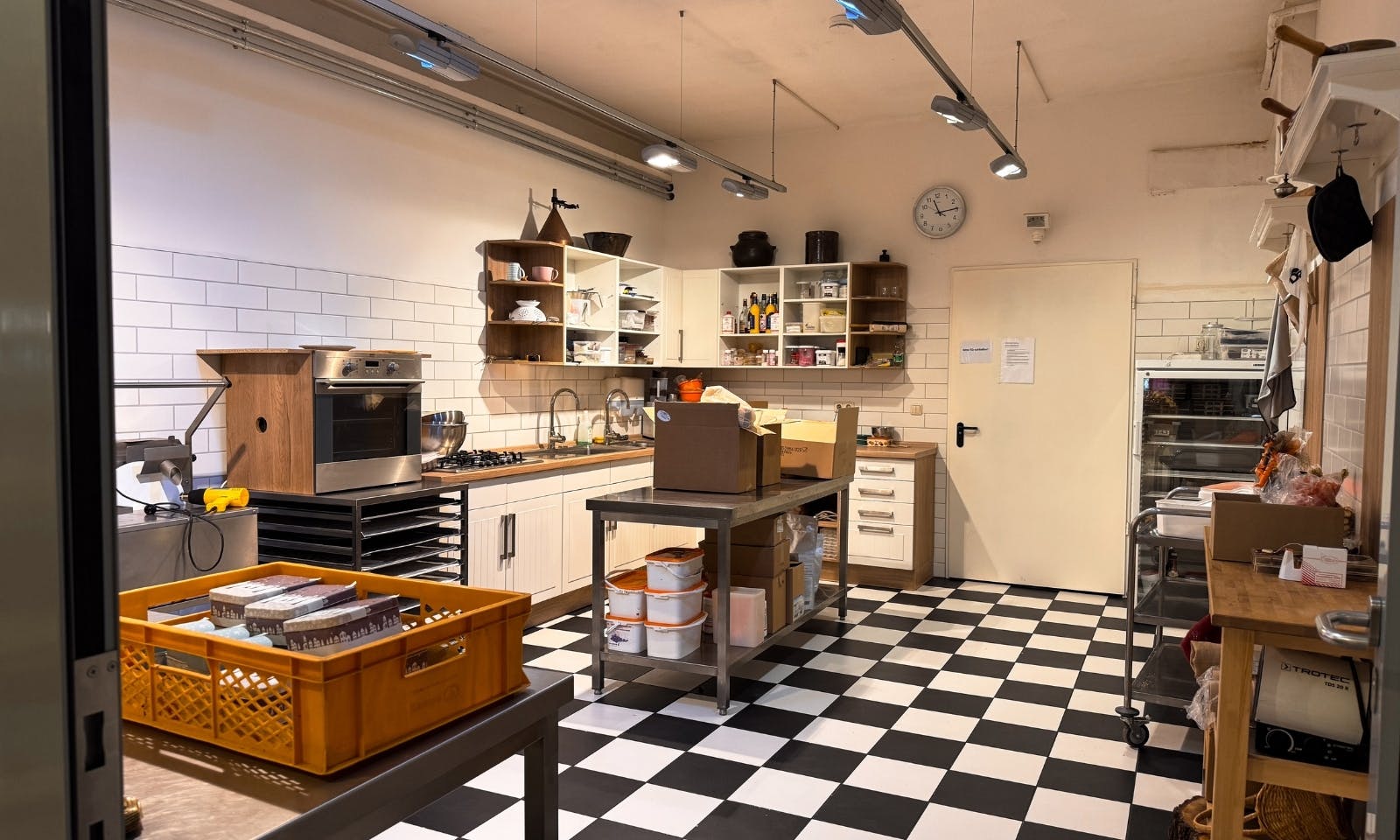 Küche des Friwi-Cafés in Stolberg im Südharz