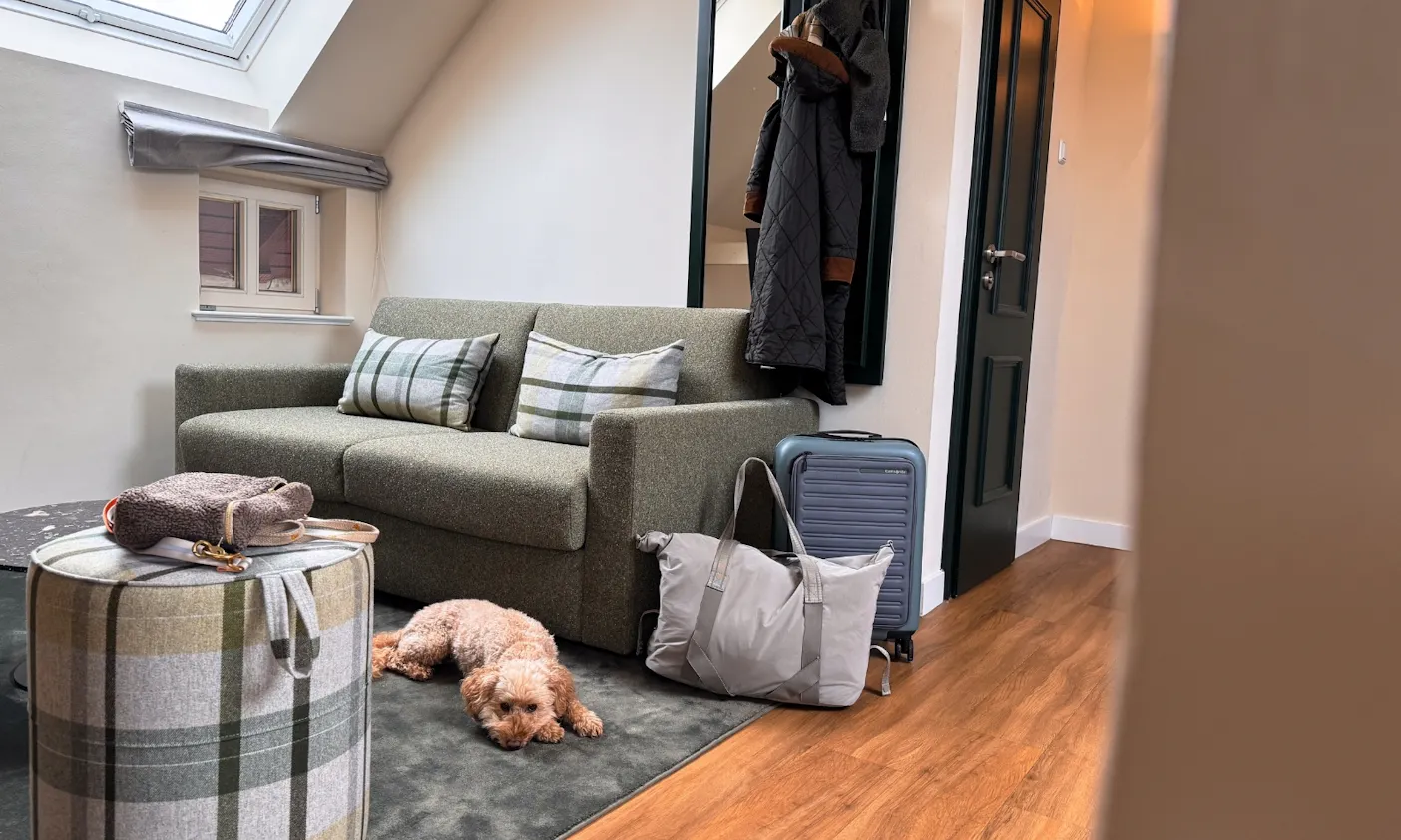 Wohnbereich in einer Familiensuite des Hotel & Spa Suiten FreiWerk in Stolberg