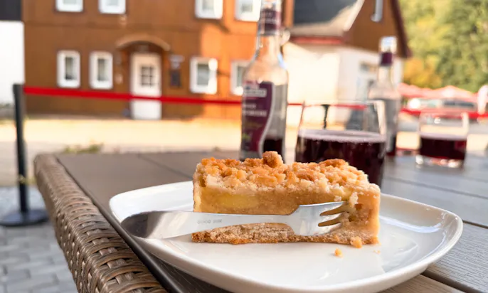 Ein Stück Kuchen im Hotel Bodetal