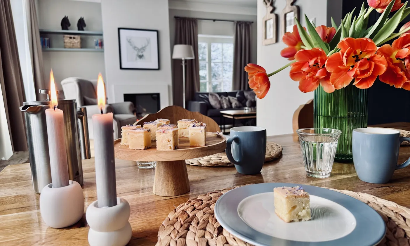 Topfkuchen mit Blüten
