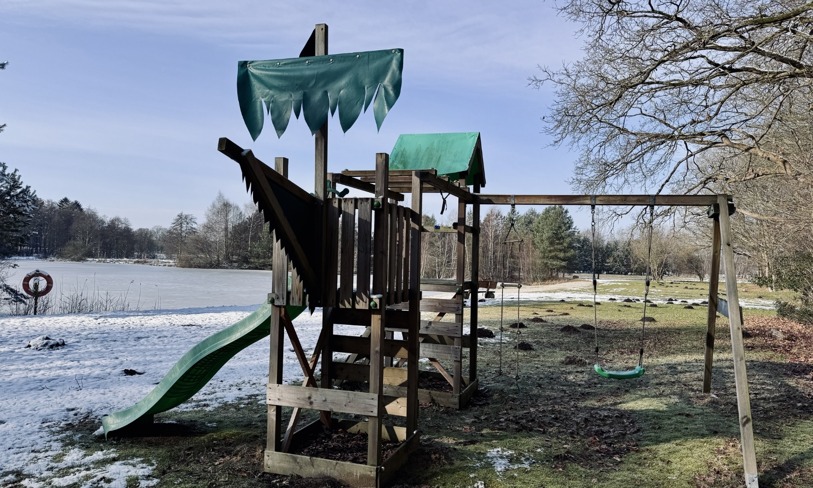 Kinderpsielplatz im Forsthaus Gedöns in Ostfriesland 
