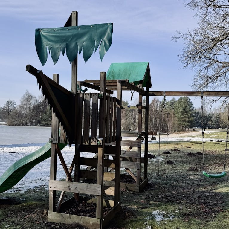 Kinderpsielplatz im Forsthaus Gedöns in Ostfriesland