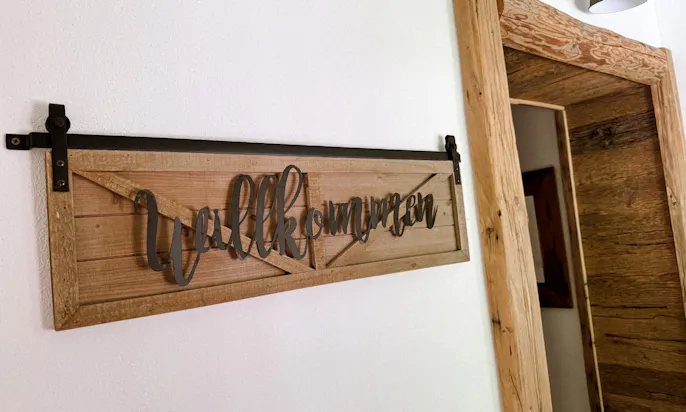 Willkommensschild im Eichen Chalet