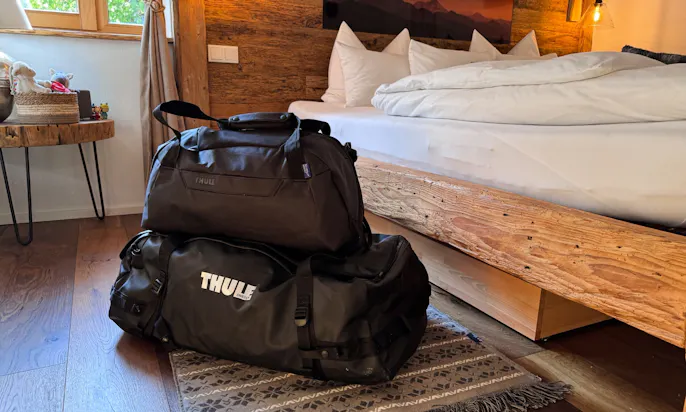 Thule Taschen im Schlafzimmer