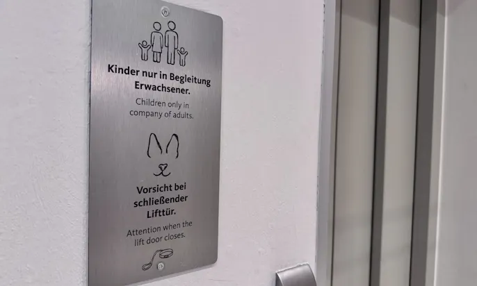 Aufzug im Hundehotel