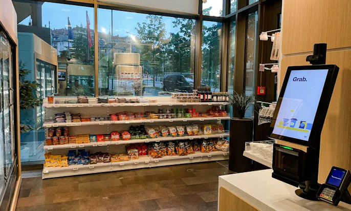 kleiner Selbstbedienungssupermarkt im Park Inn by Radisson Stuttgart