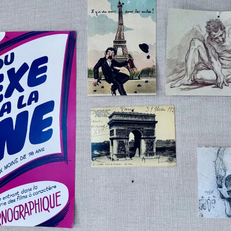 Französische Plakate im 25hours Hotel