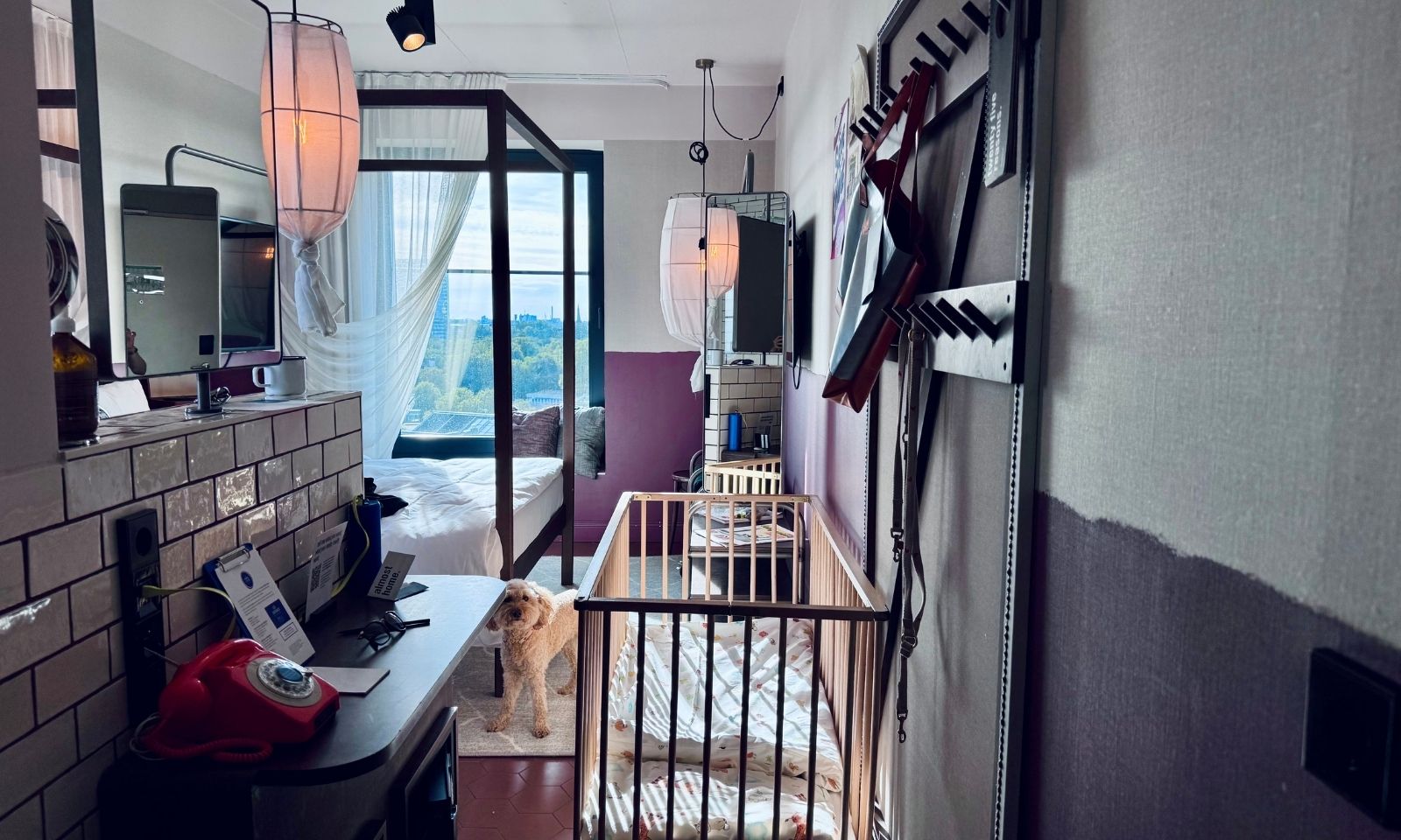 25hours Hotelzimmer Eingang

