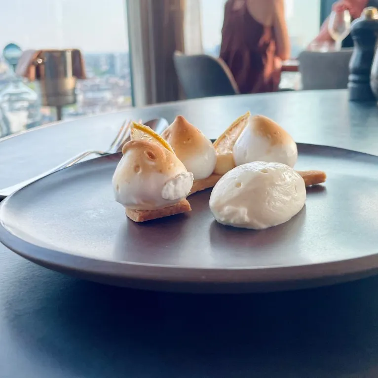 Paris Club Restaurant im 25hours Hotel in Düsseldorf