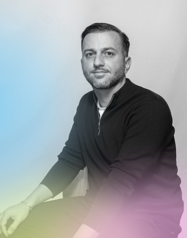 Porträt von Burim Memishi mit Farbverlauf