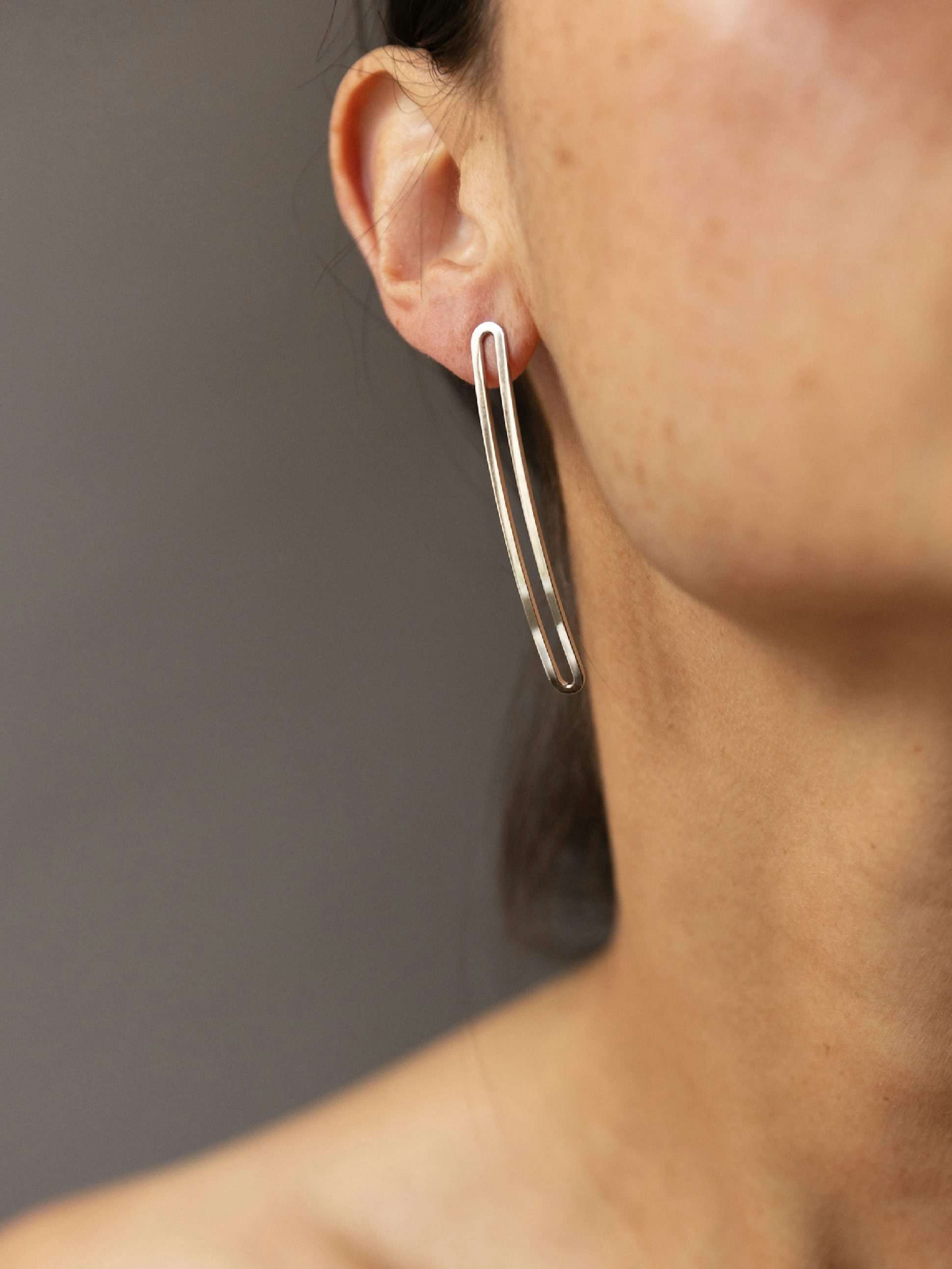 Long earring Étreintes