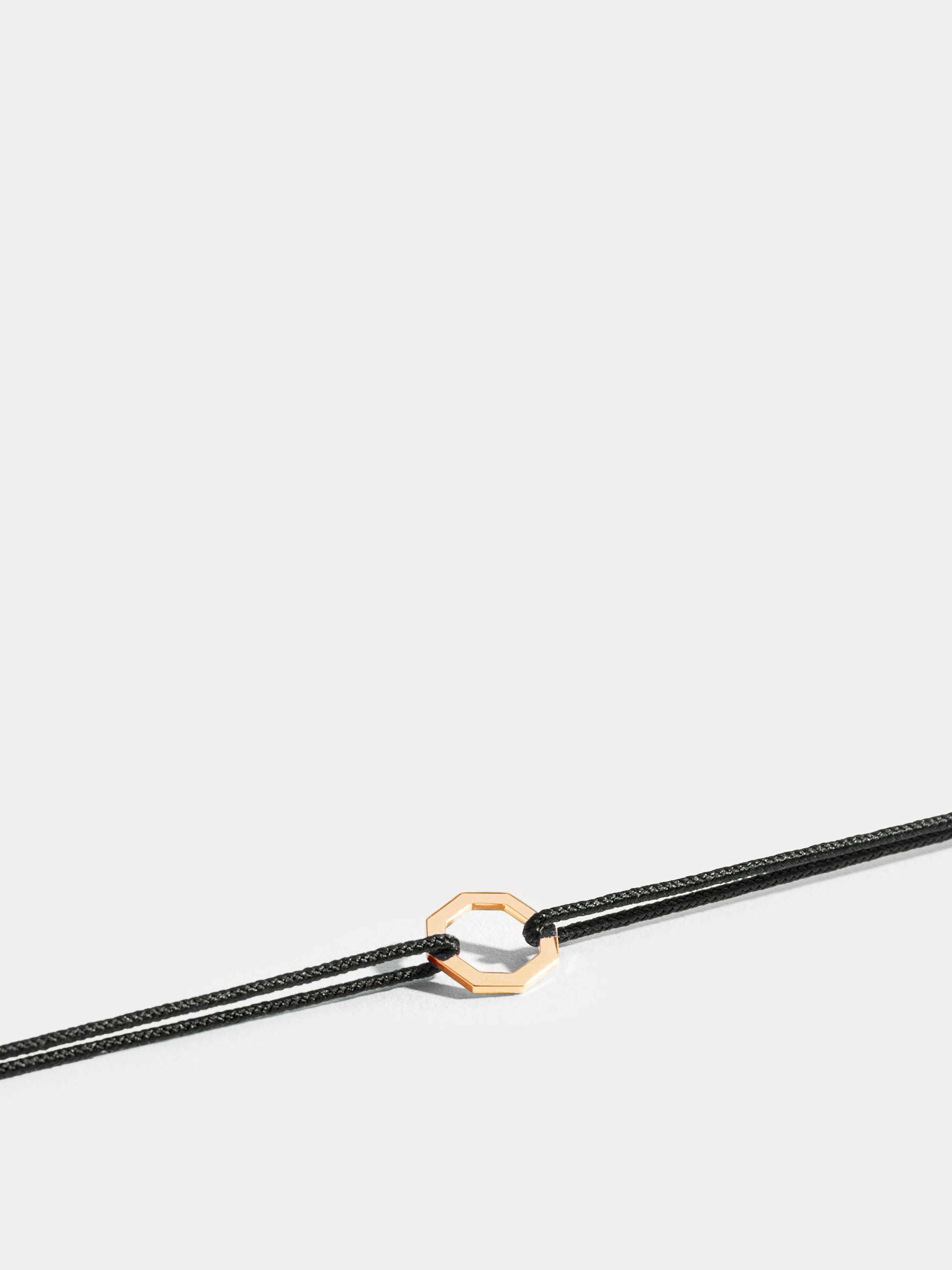 Octogone motif in 18k Fairmined ethical yellow gold, on a cord. 