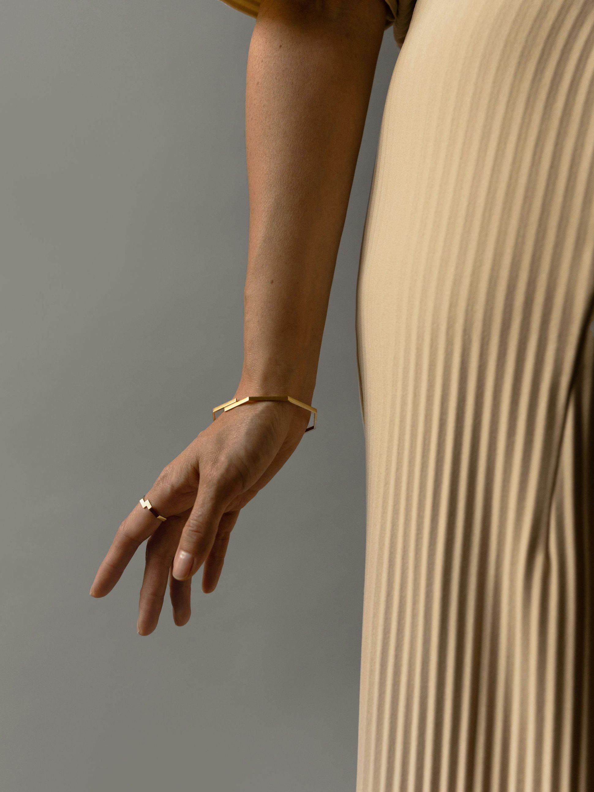 Octogone double bangle in 18k Fairmined ethical yellow gold