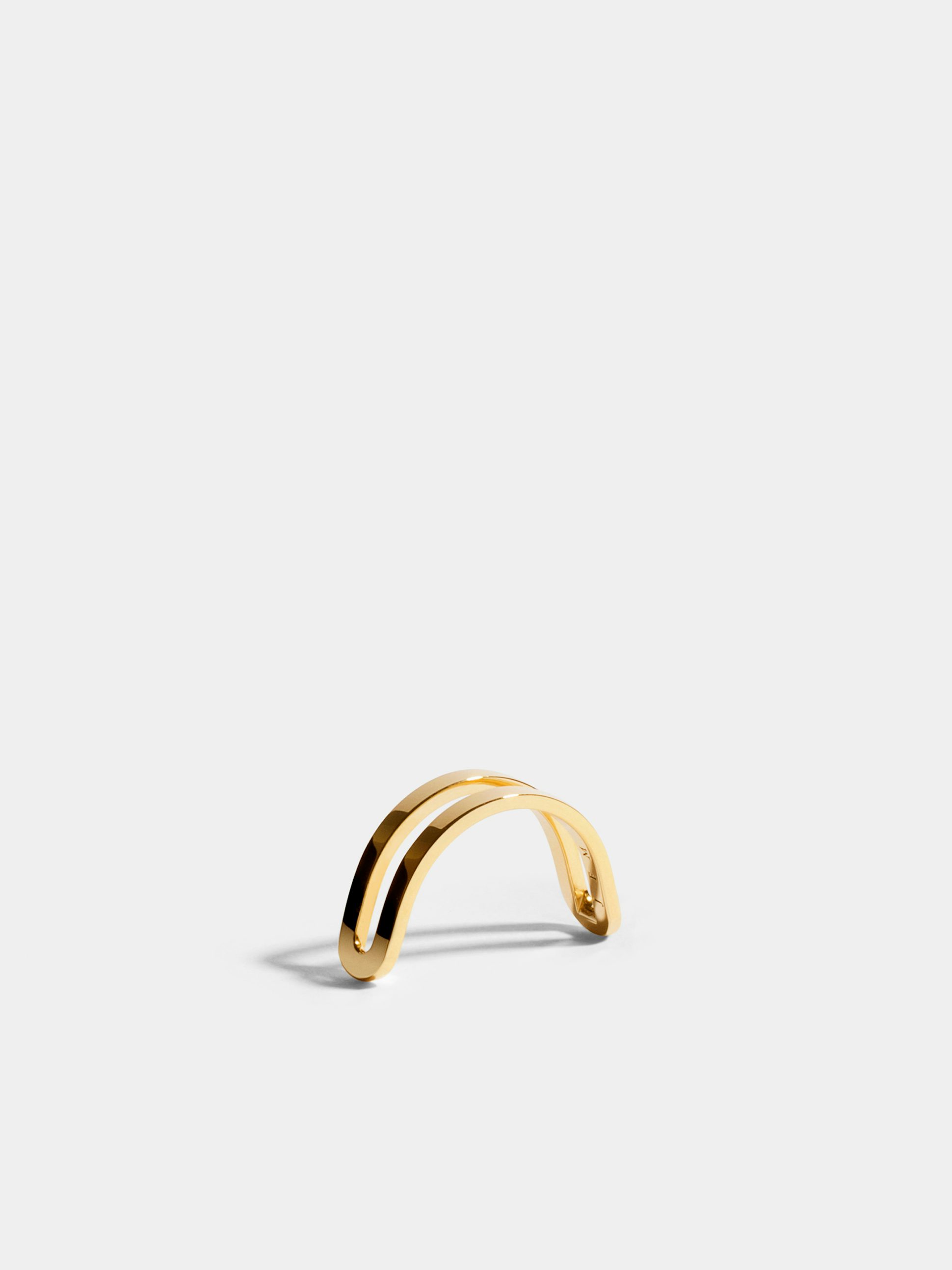 Simple two finishes Étreintes rings