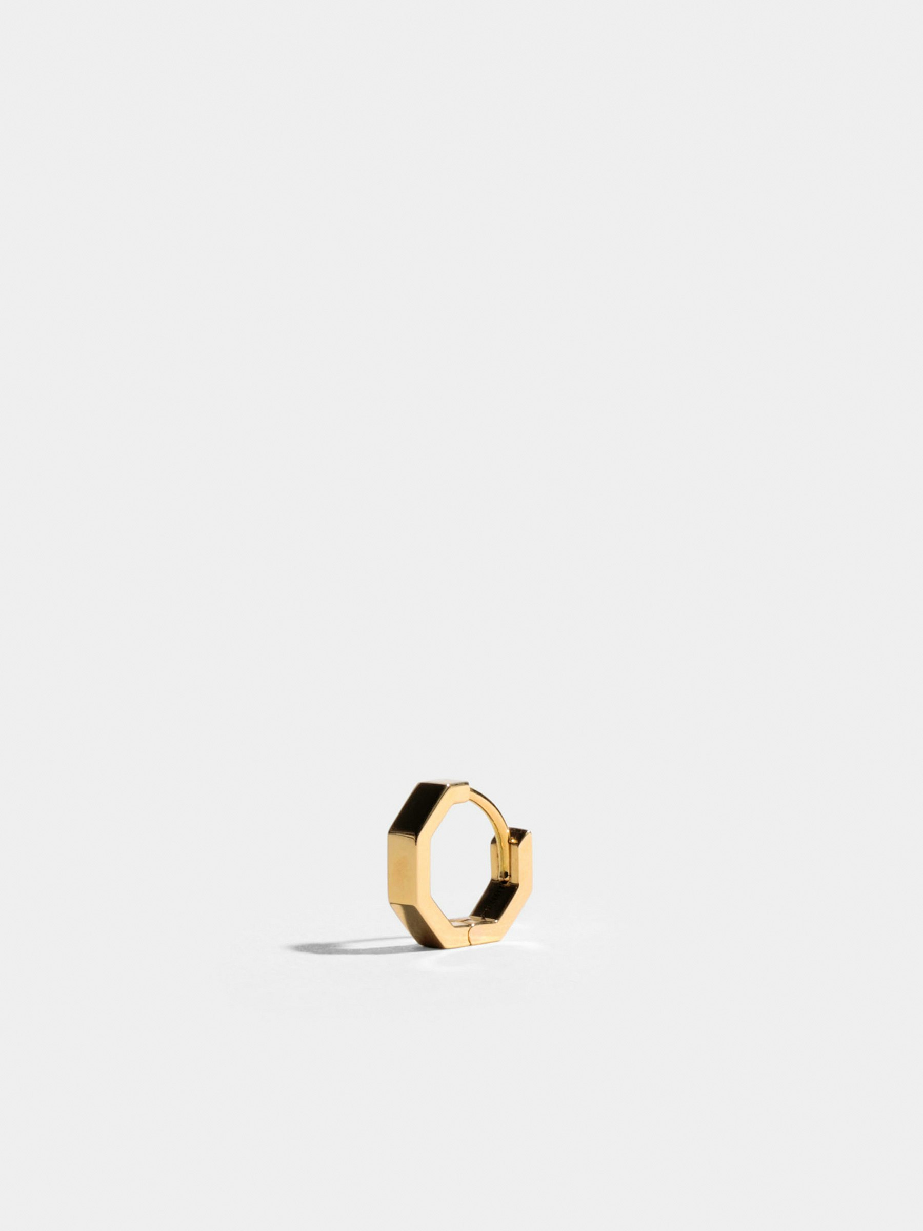 Octogone single-loop in 18k Fairmined ethical yellow gold, the unity.