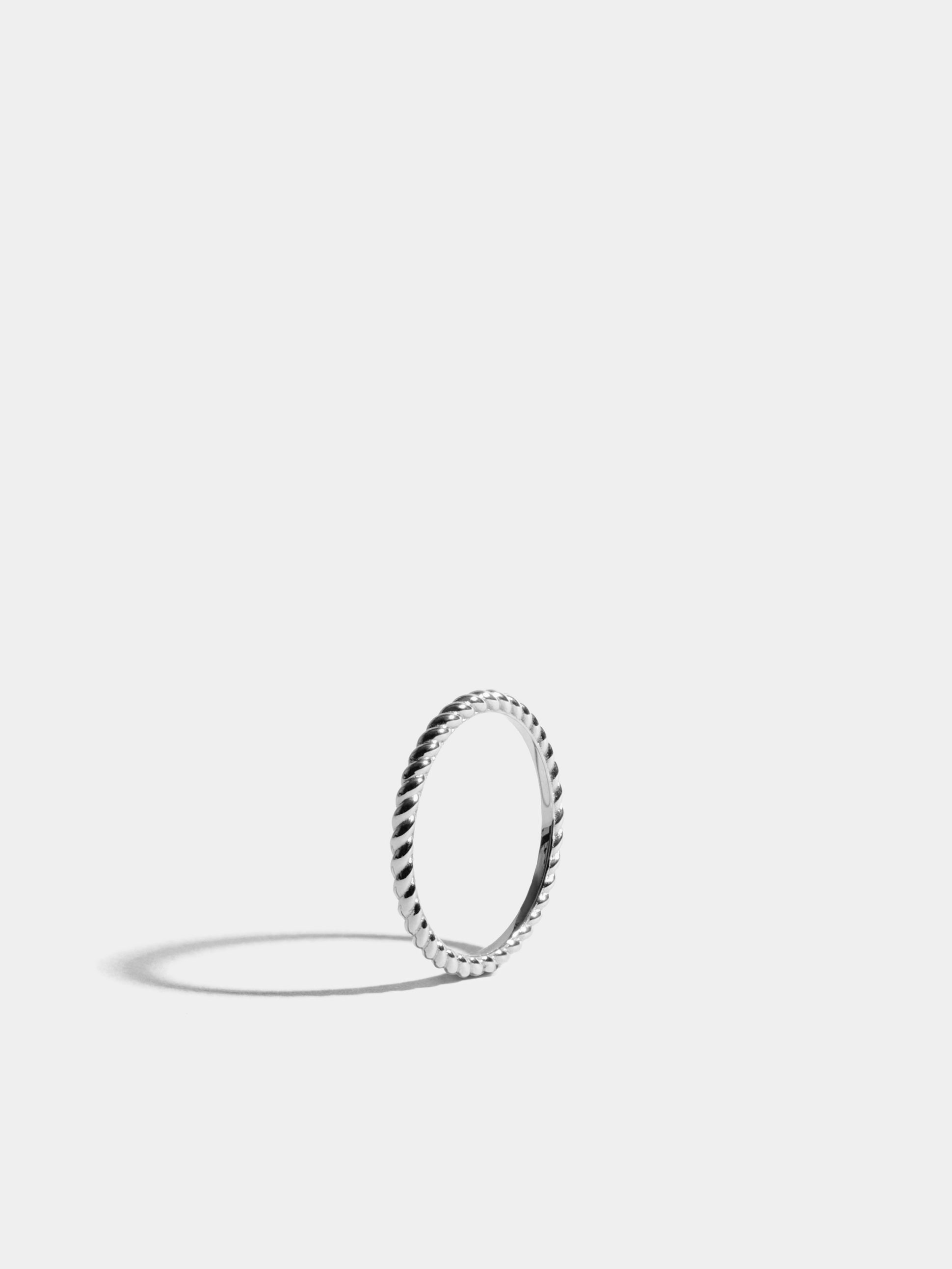 Ring Anagramme twisted in white gold 18k Fairmined ethical