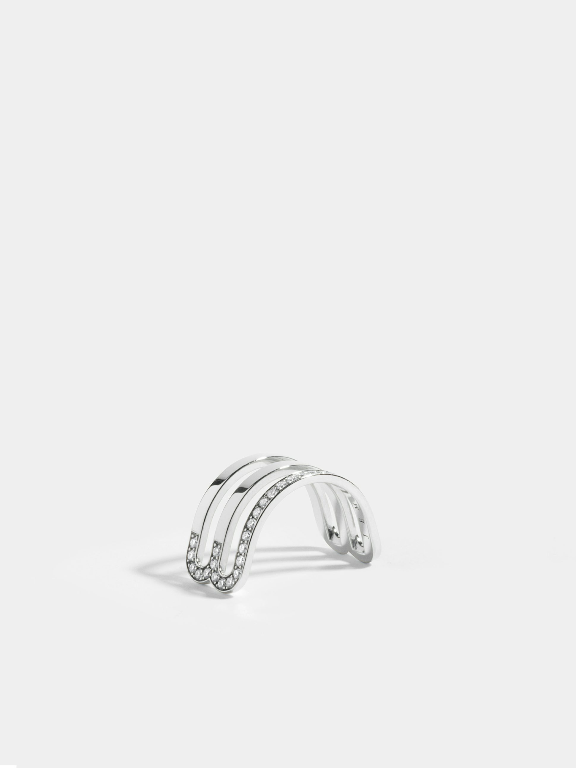 Étreintes double half-ring in 18k Fairmined ethical white gold, paved with lab-grown diamonds on one line.