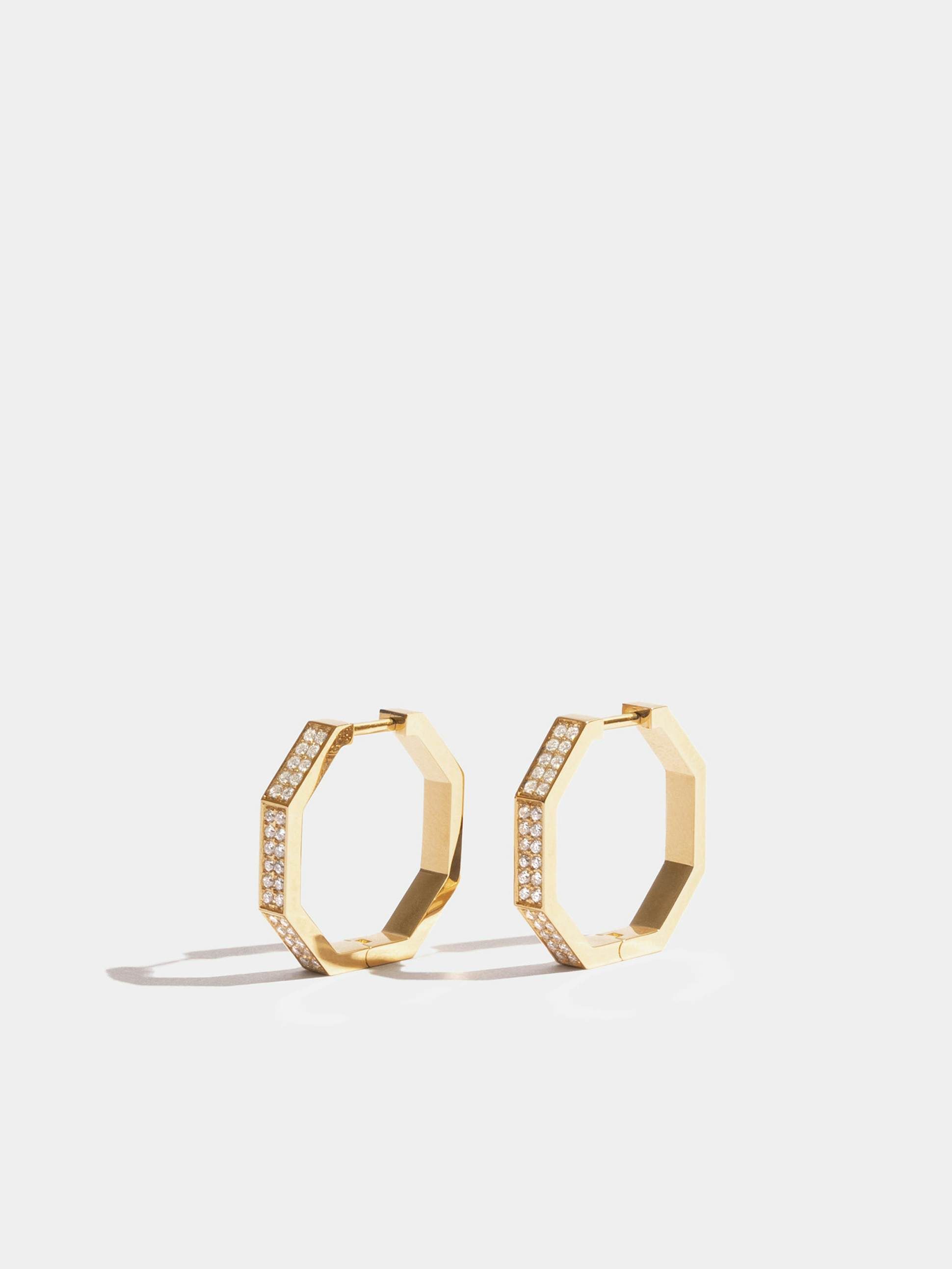 Octogone 18mm earrings in 18k Fairmined ethical yellow gold, paved with lab-grown diamonds, the pair.