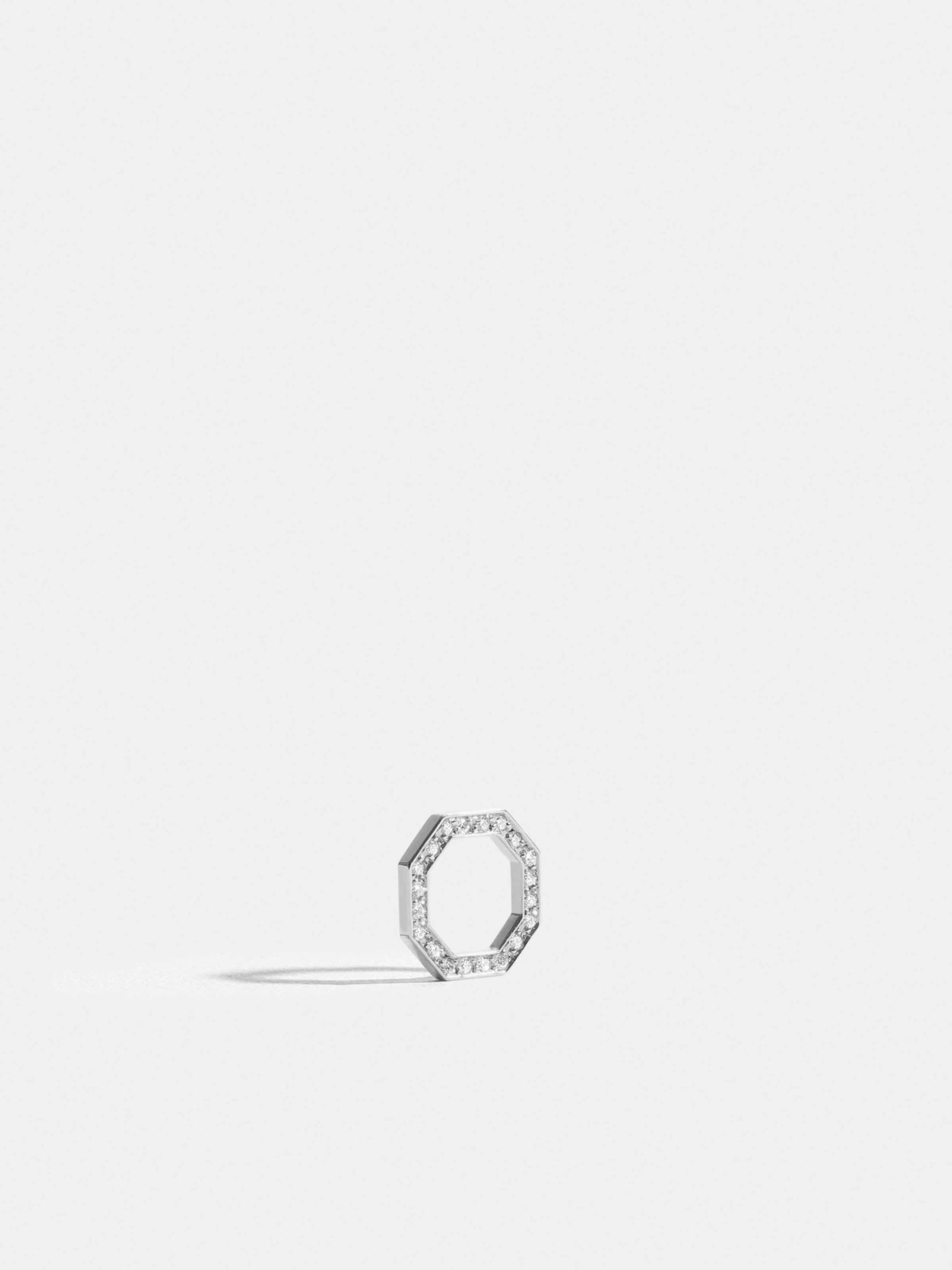 Motif Octogone en Or blanc éthique 18 carats certifié Fairmined et pavé de diamants de synthèse, sur cordon rose fuchsia.