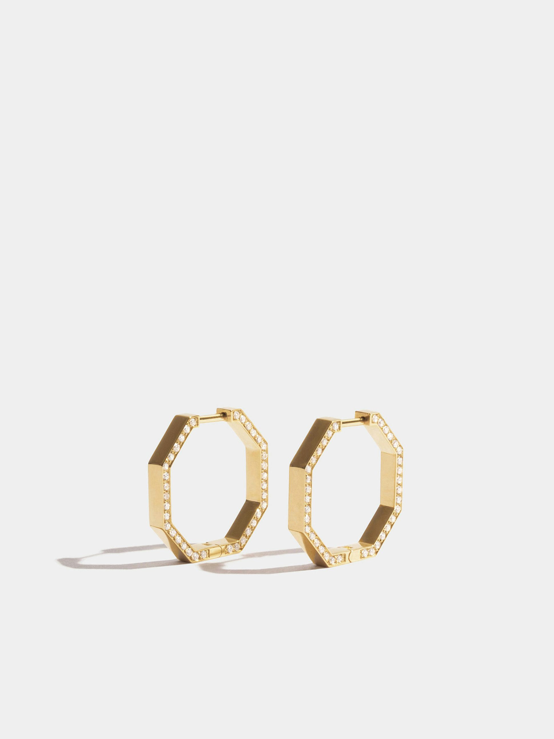 Octogone 18mm earrings in 18k Fairmined ethical yellow gold, paved with lab-grown diamonds on the edge, the pair.