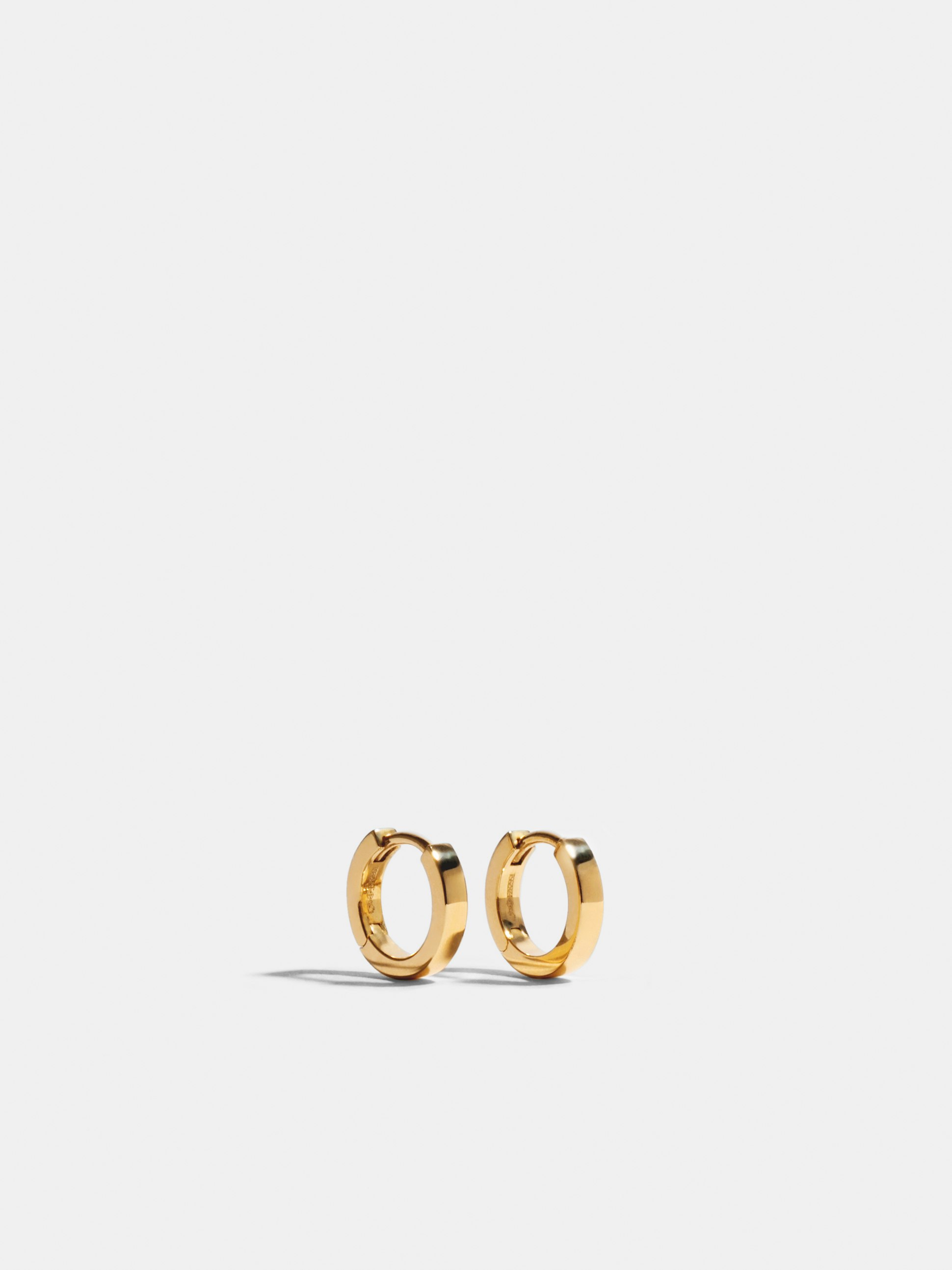 Sillons earrings in 18k Fairmined ethical yellow gold, 10mm (1 row), the pair.