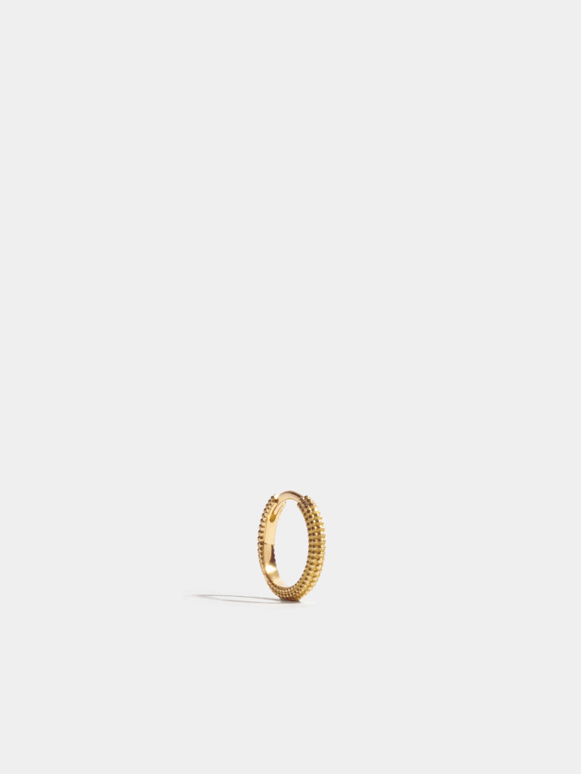 Mono boucle d'oreille Anagramme millegrains en Or jaune éthique 18 carats certifié Fairmined