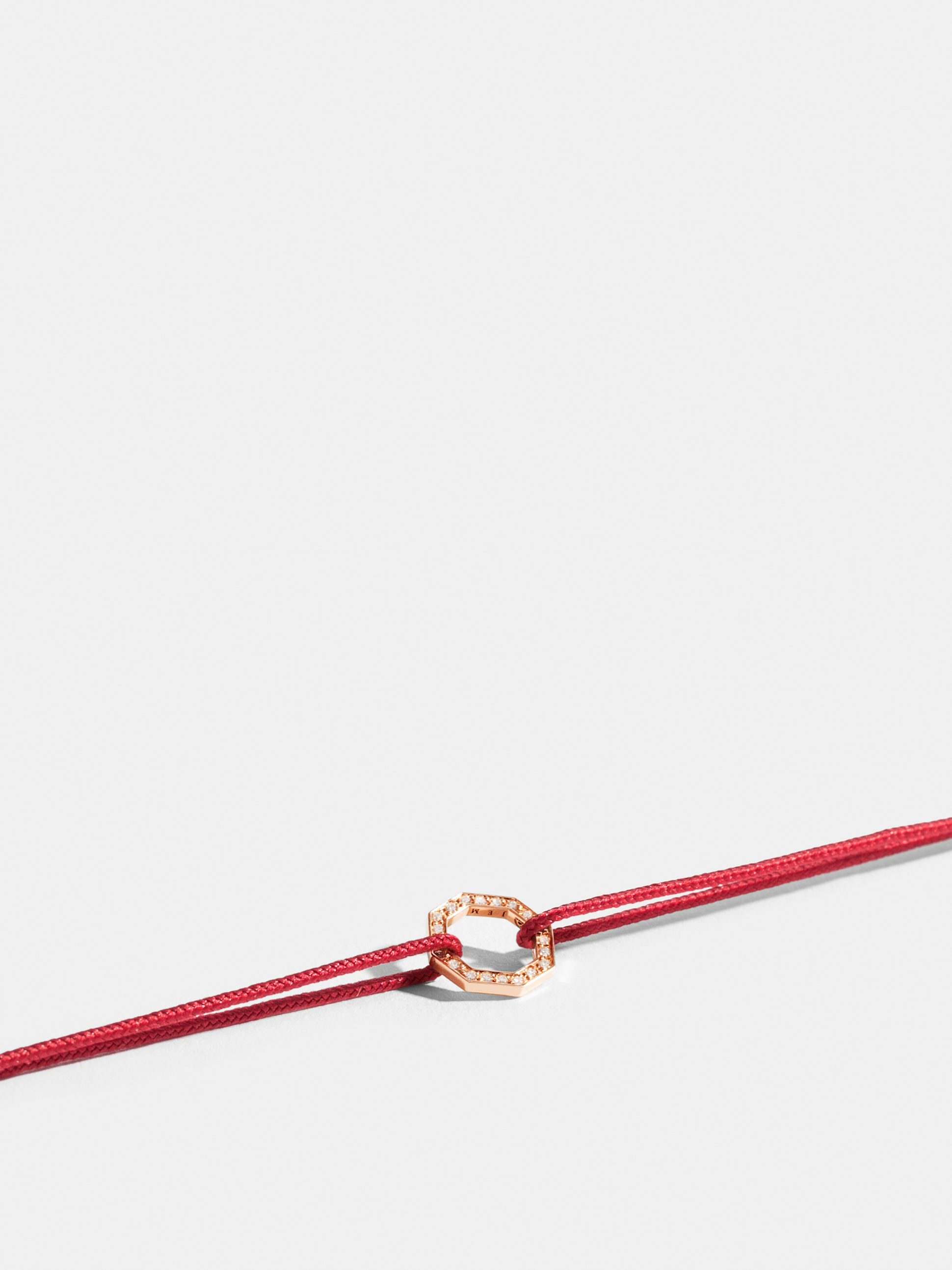 Motif Octogone en Or rose éthique 18 carats certifié Fairmined et pavé de diamants de synthèse, sur cordon.