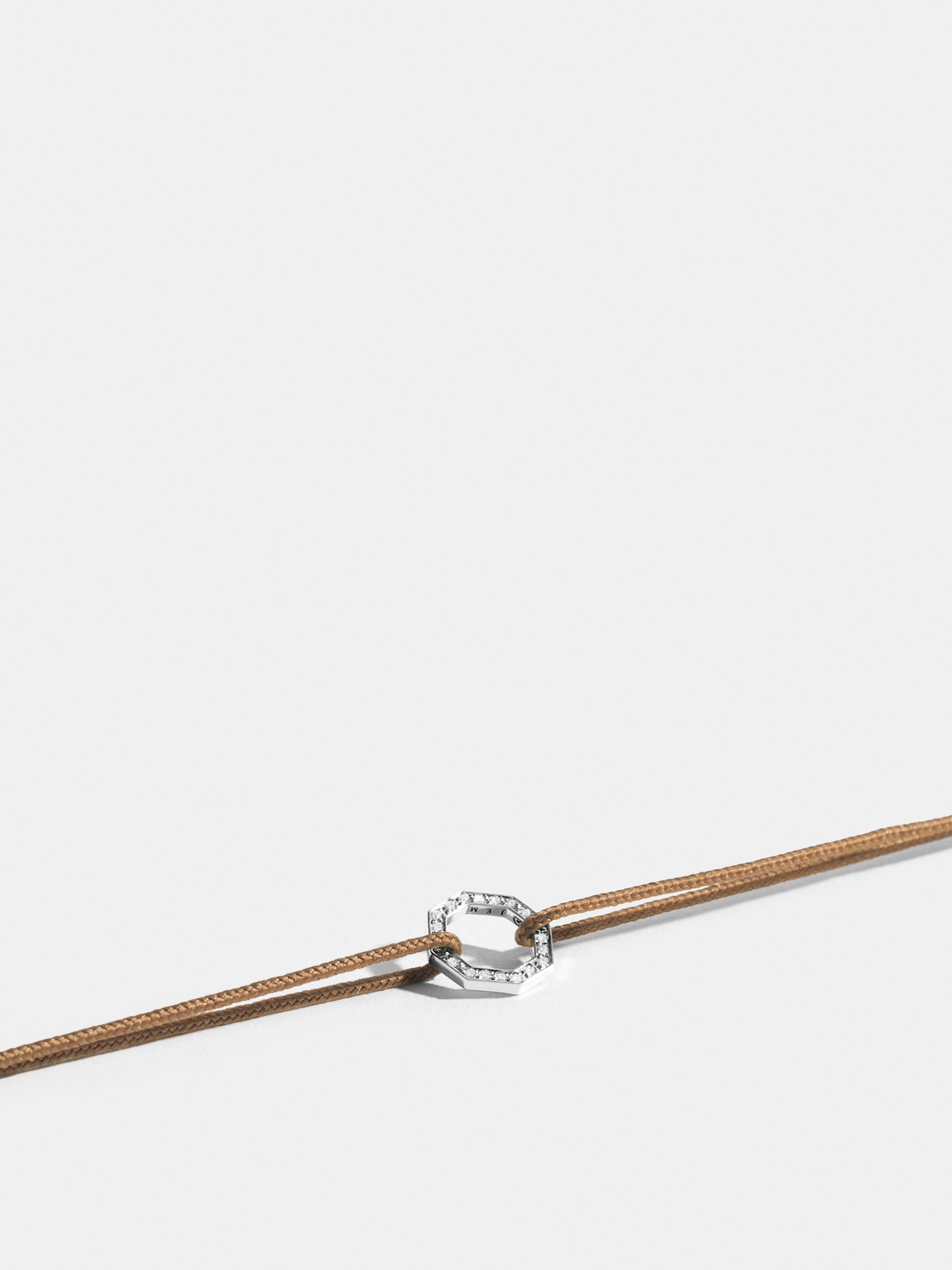 Octogone motif in 18k Fairmined ethical yellow gold, paved with lab-grown diamonds, on an antique honey yellow.