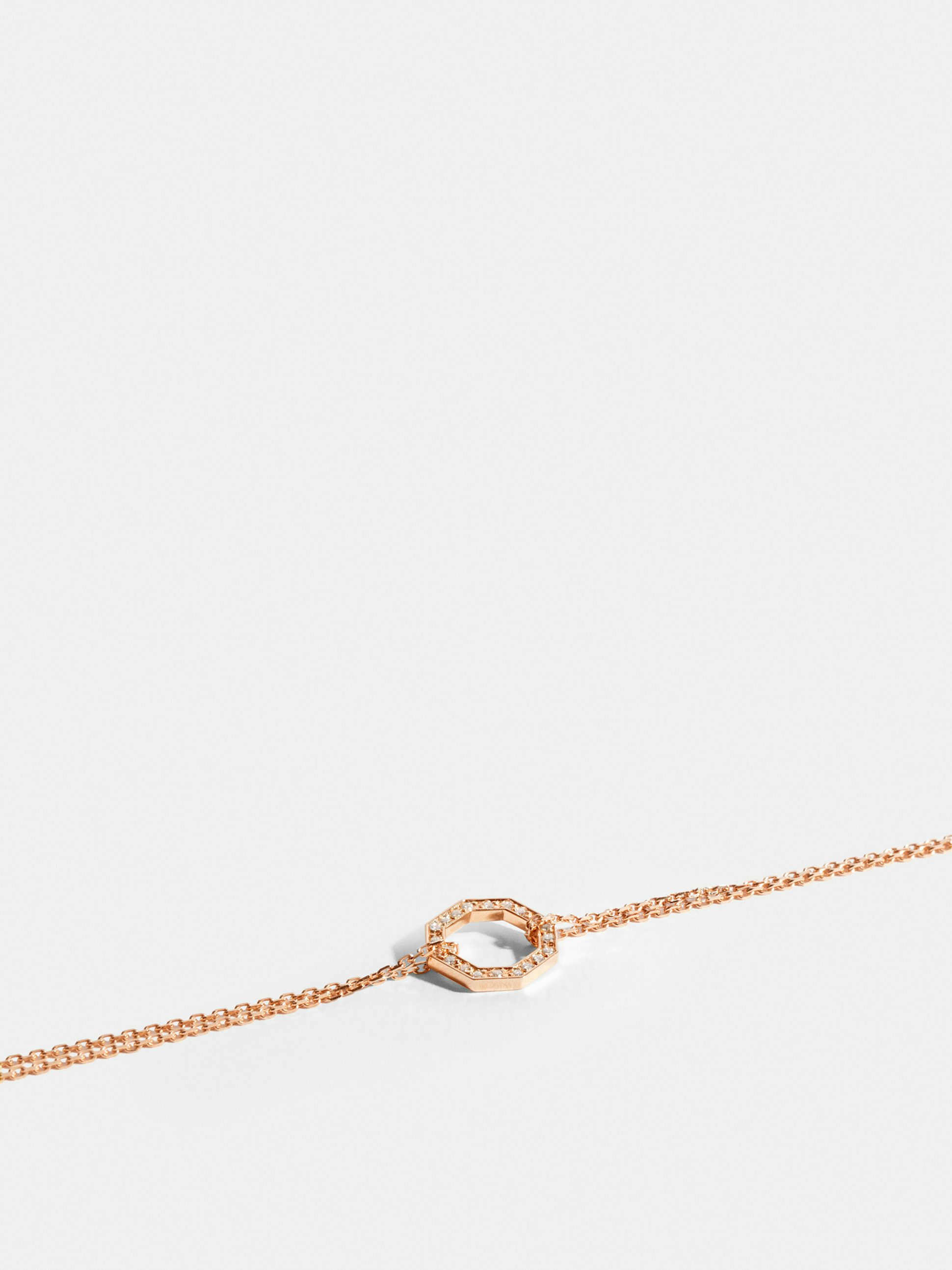 Motif Octogone en Or rose éthique 18 carats certifié Fairmined et pavé de diamants de synthèse, sur chaîne.