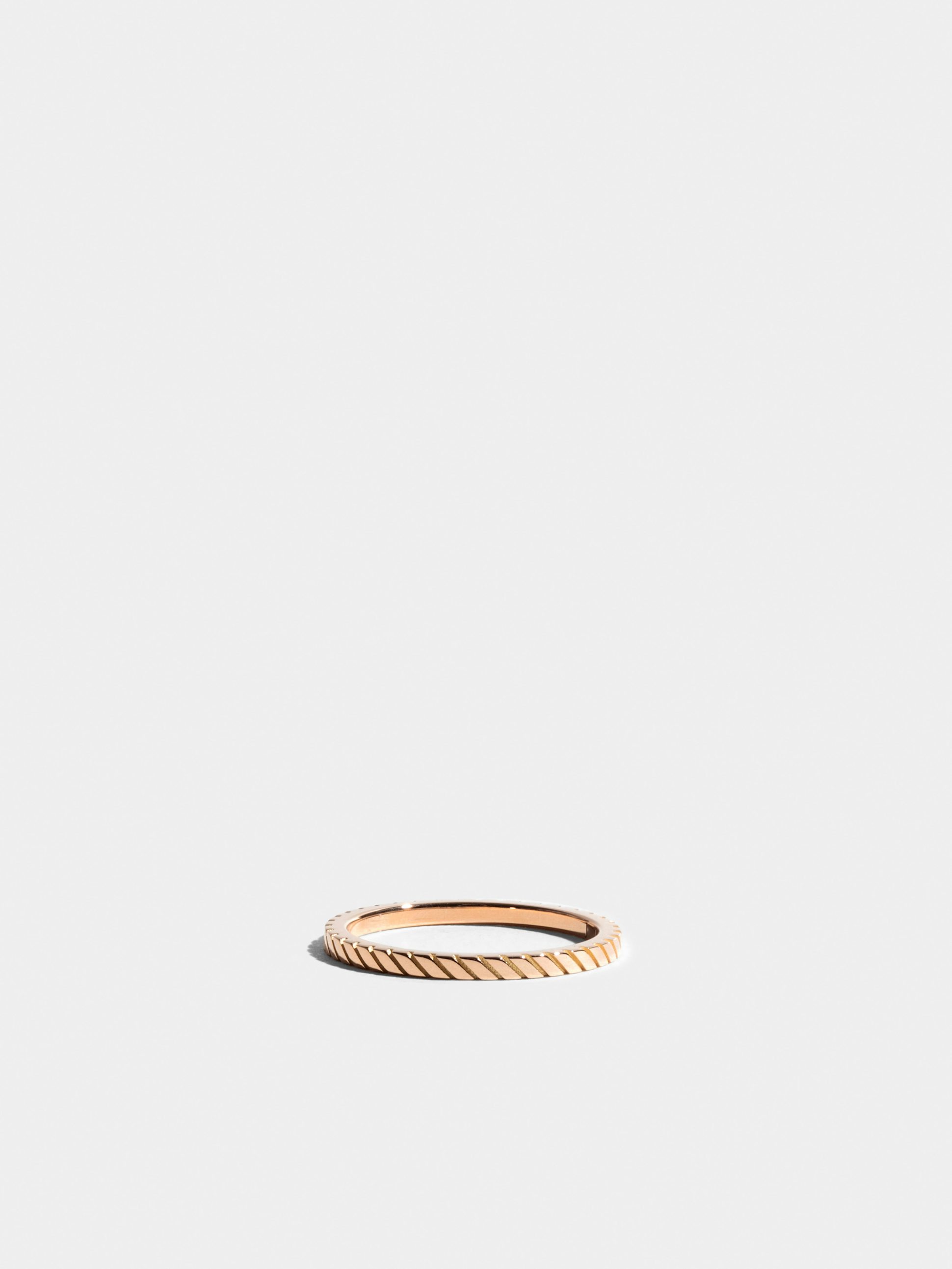 Anagramme grooved ring in 18k Fairmined ethical rose gold