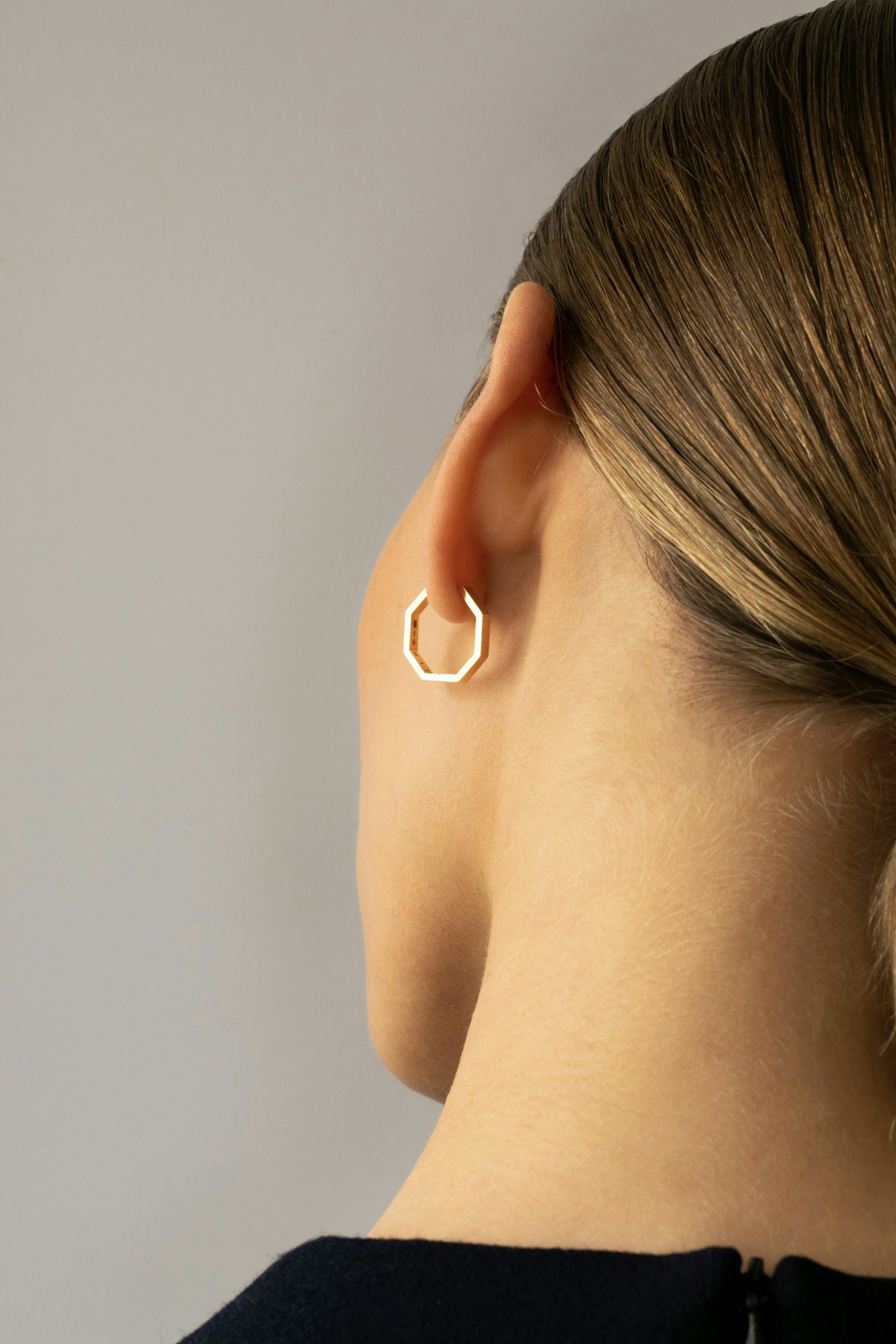 Octogone 18mm single-loop in 18k Fairmined ethical yellow gold.