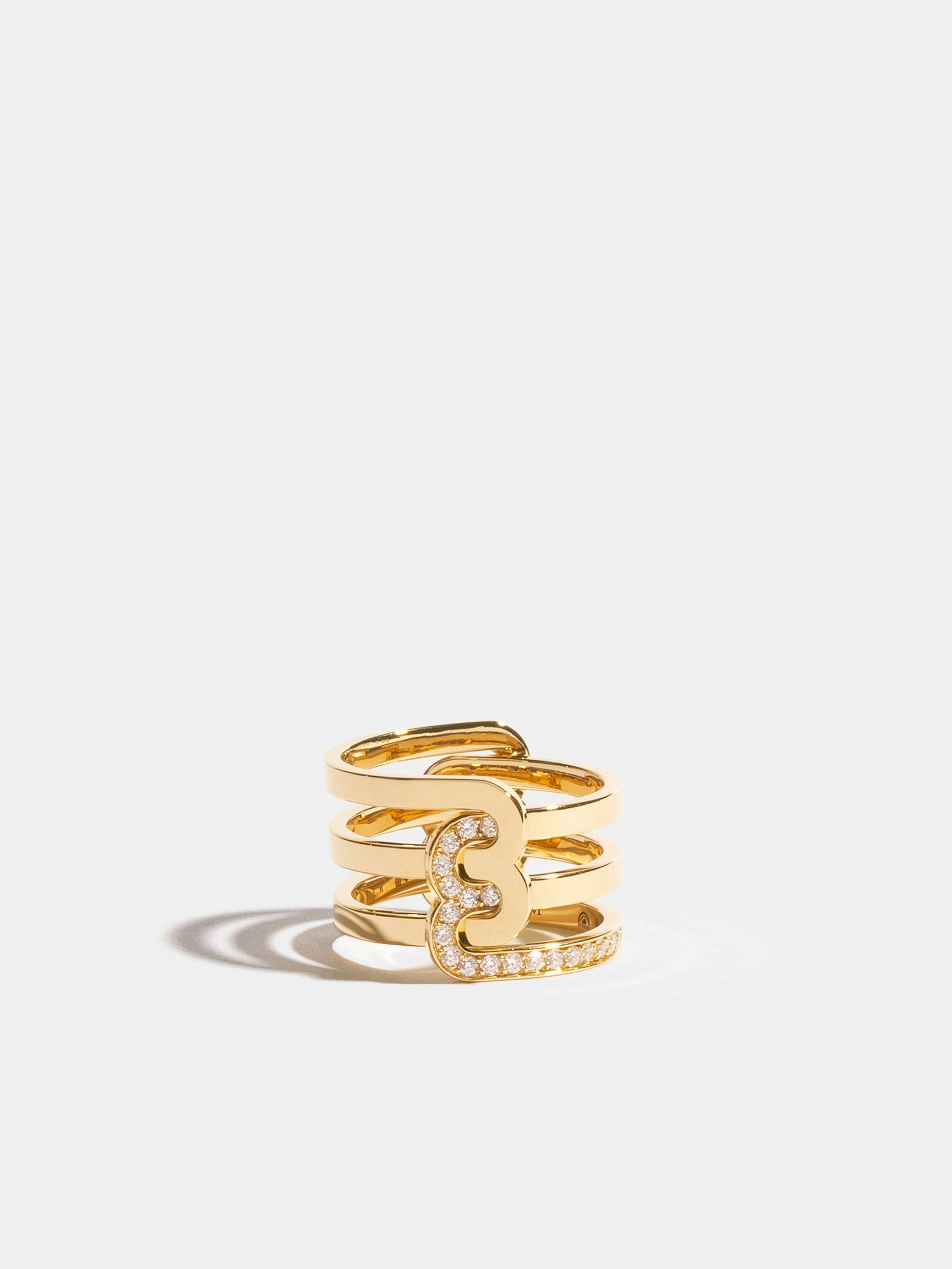 Double bright polish and semi-paved Étreintes ring