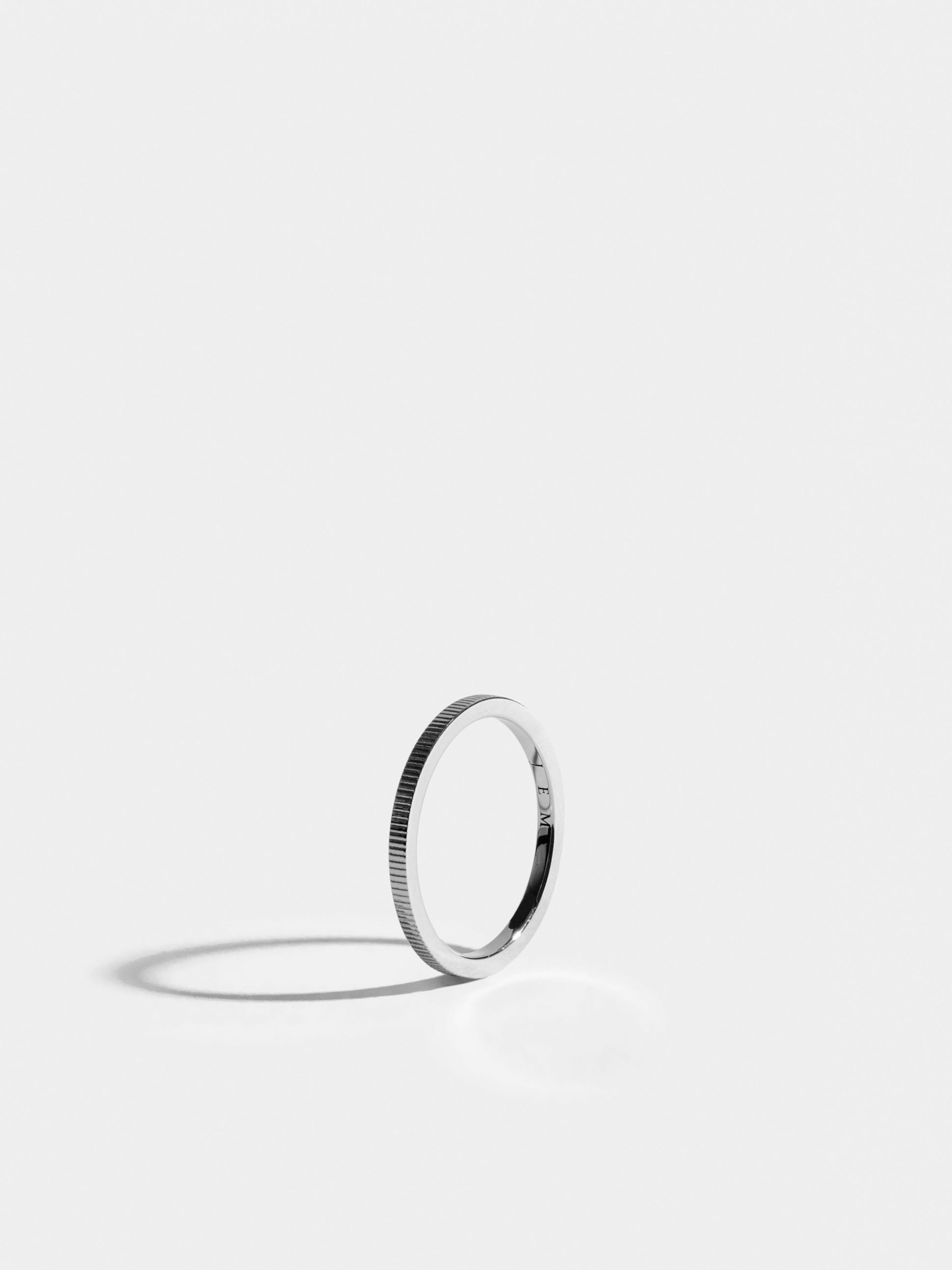 Anagramme ridges ring in 18k Fairmined ethical white gold