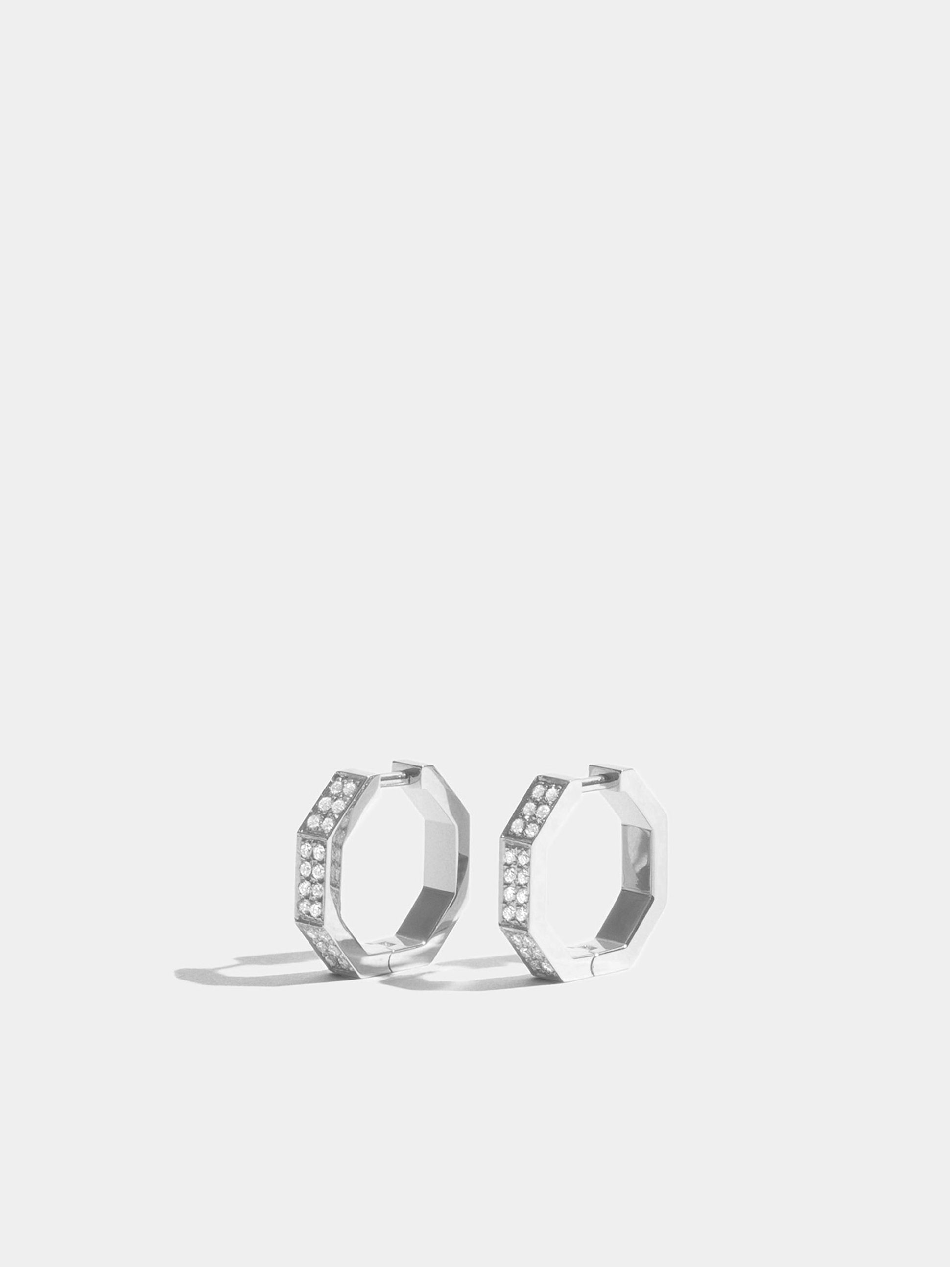 Boucles d'oreilles Octogone en Or blanc éthique 18 carats certifié Fairmined (13mm) et pavées de diamants de synthèse, la paire.