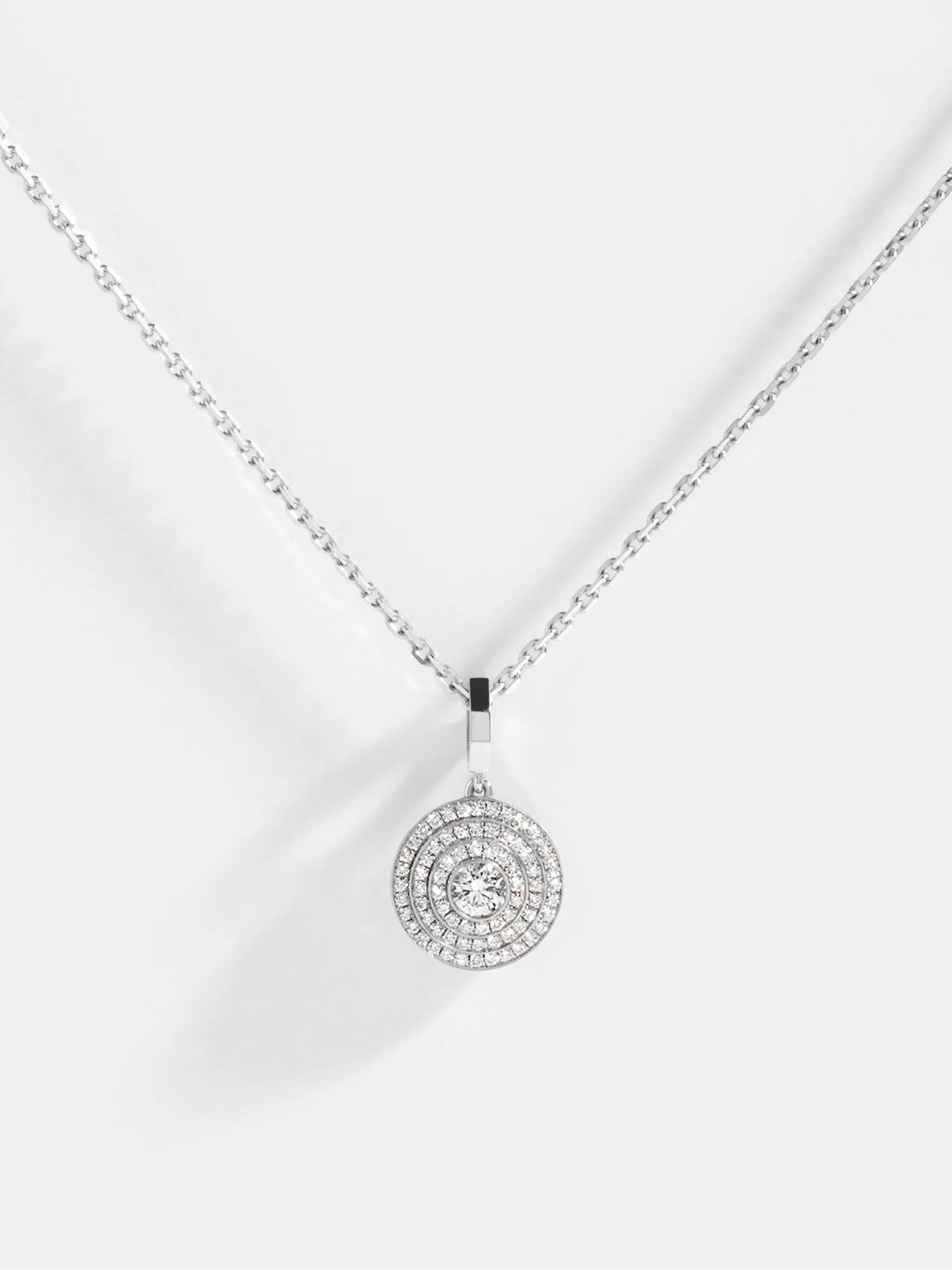 Pendentif Via halo petit modèle pavé sur chaine 