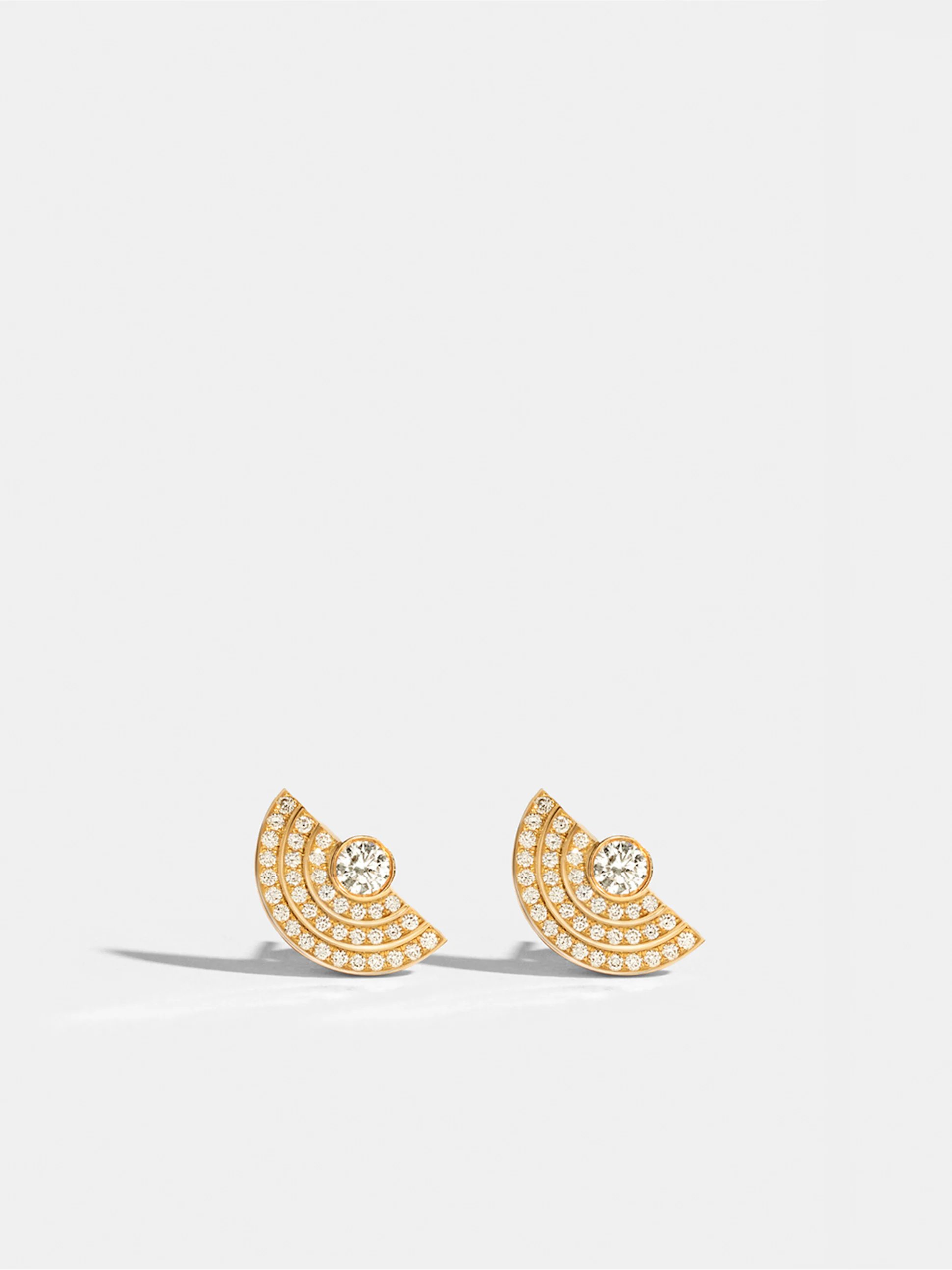 Boucles d'oreilles Via demi-jour moyen modèle pavées