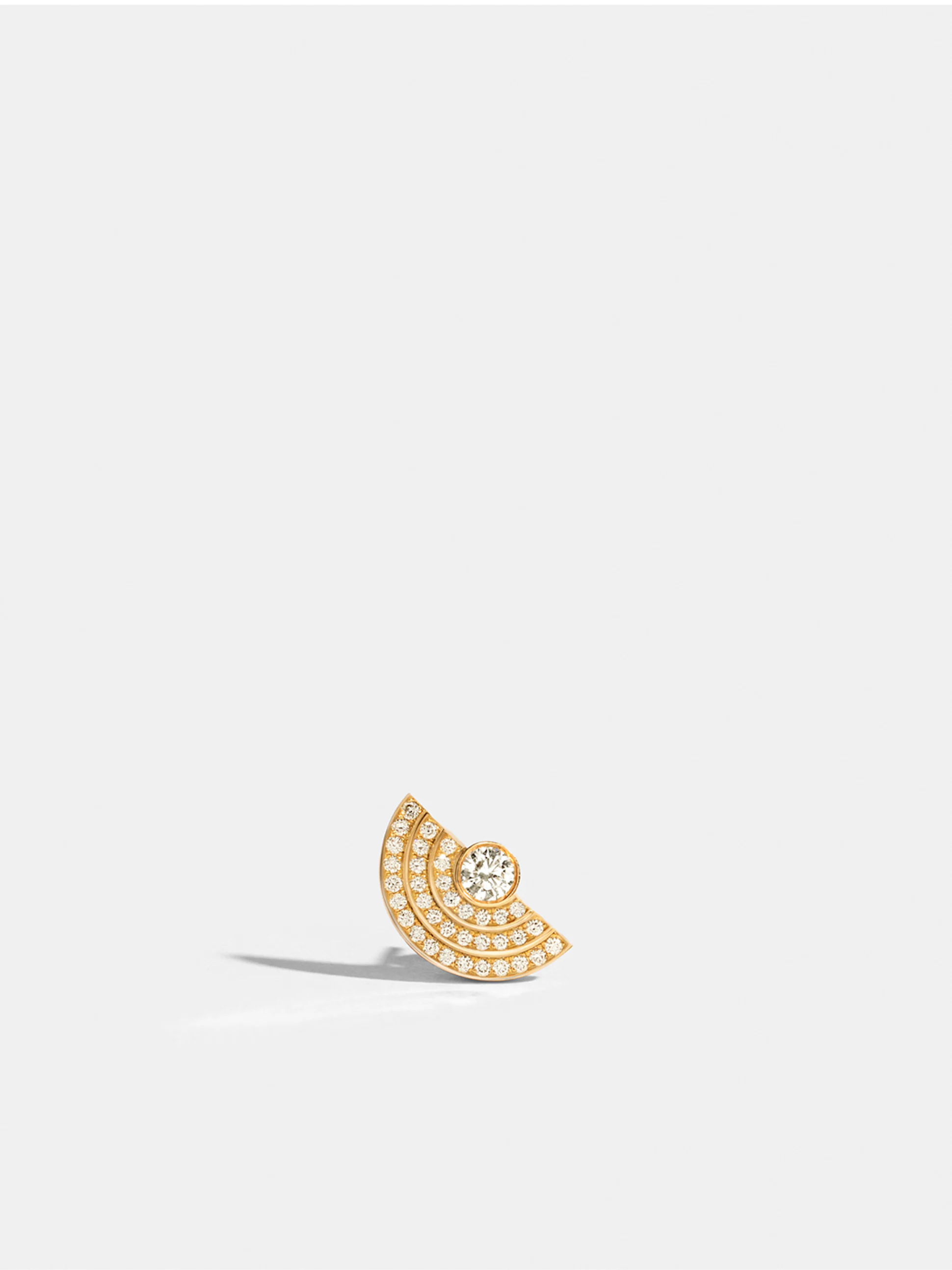 Boucle d'oreille Via demi-jour moyen modèle pavée