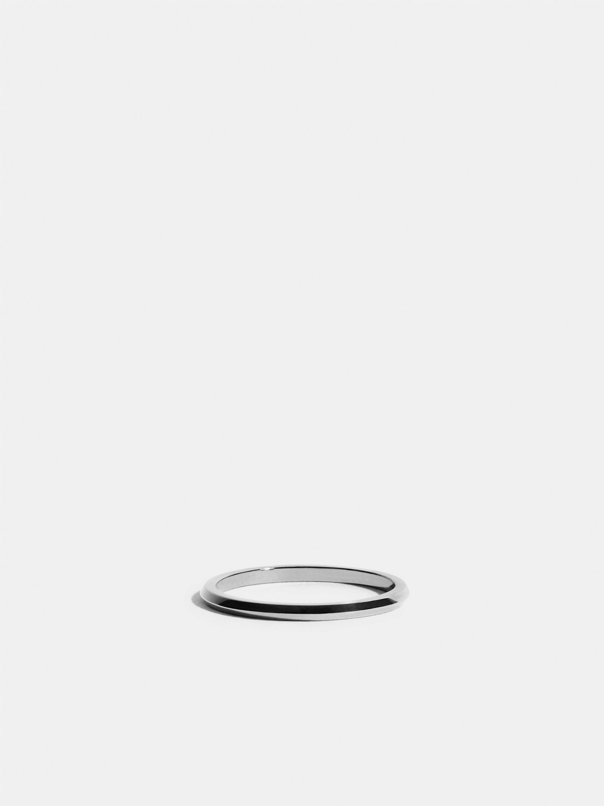 Anagramme ring outer bevel - Archives