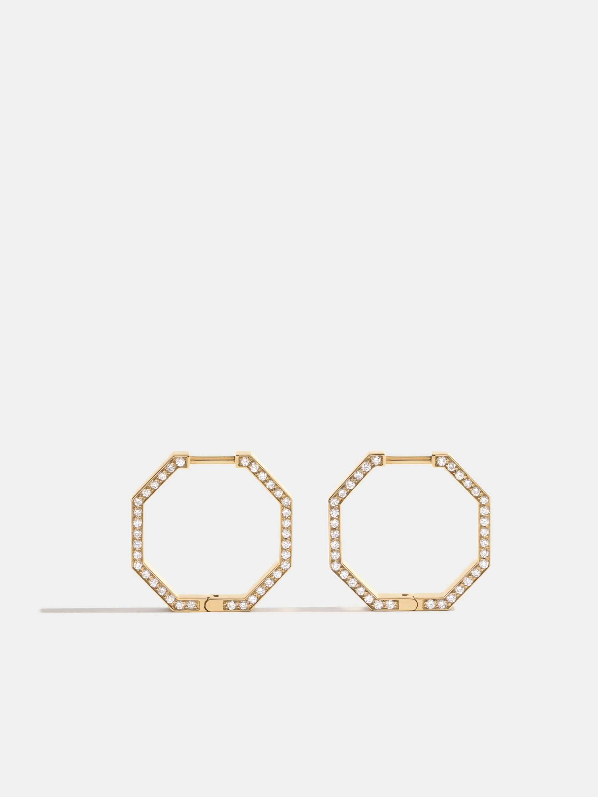 Octogone 18mm earrings in 18k Fairmined ethical yellow gold, paved with lab-grown diamonds on the edge, the pair.