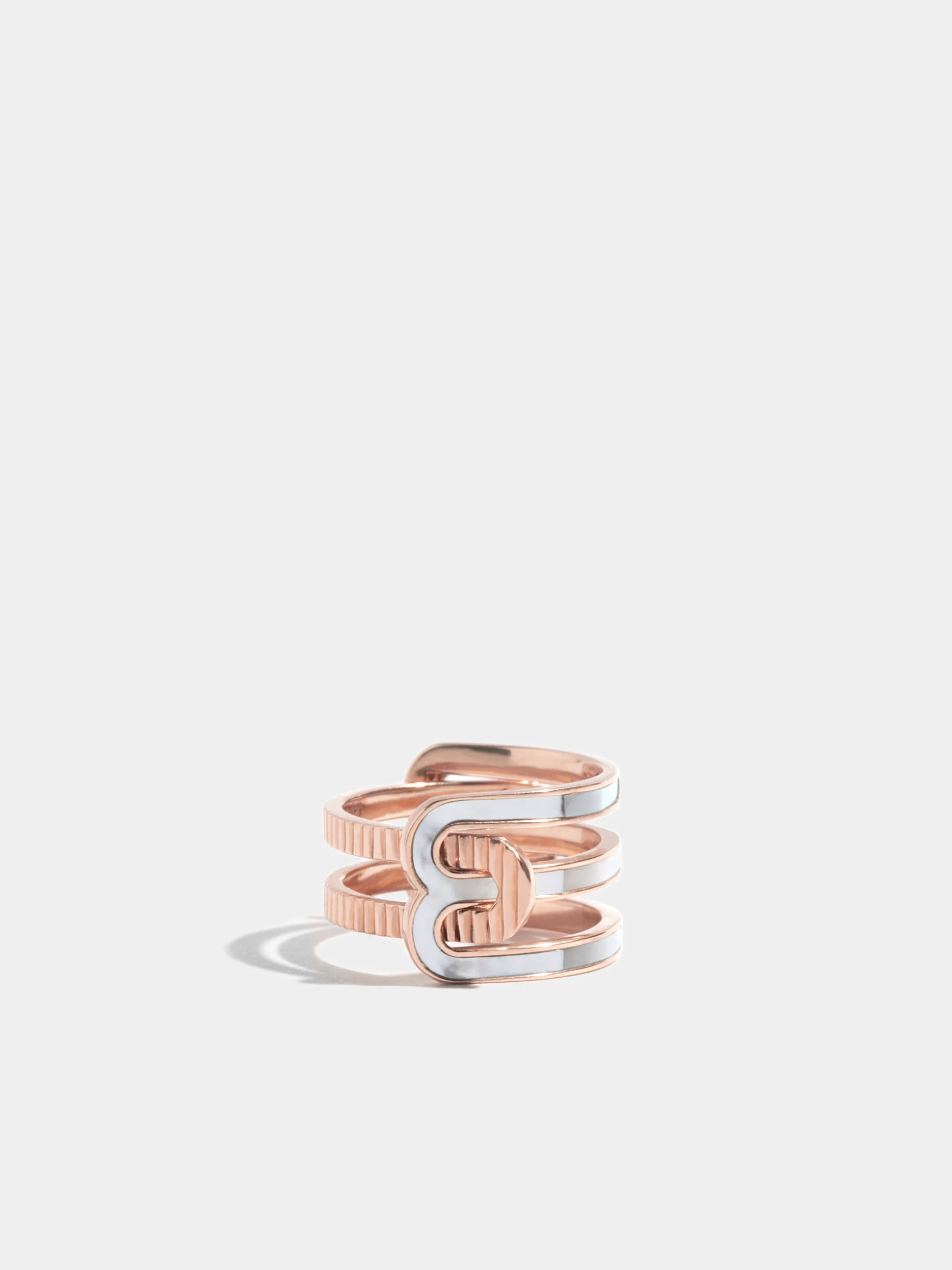 Bague Étreintes asymétrique nacre blanche et godronnée or rose