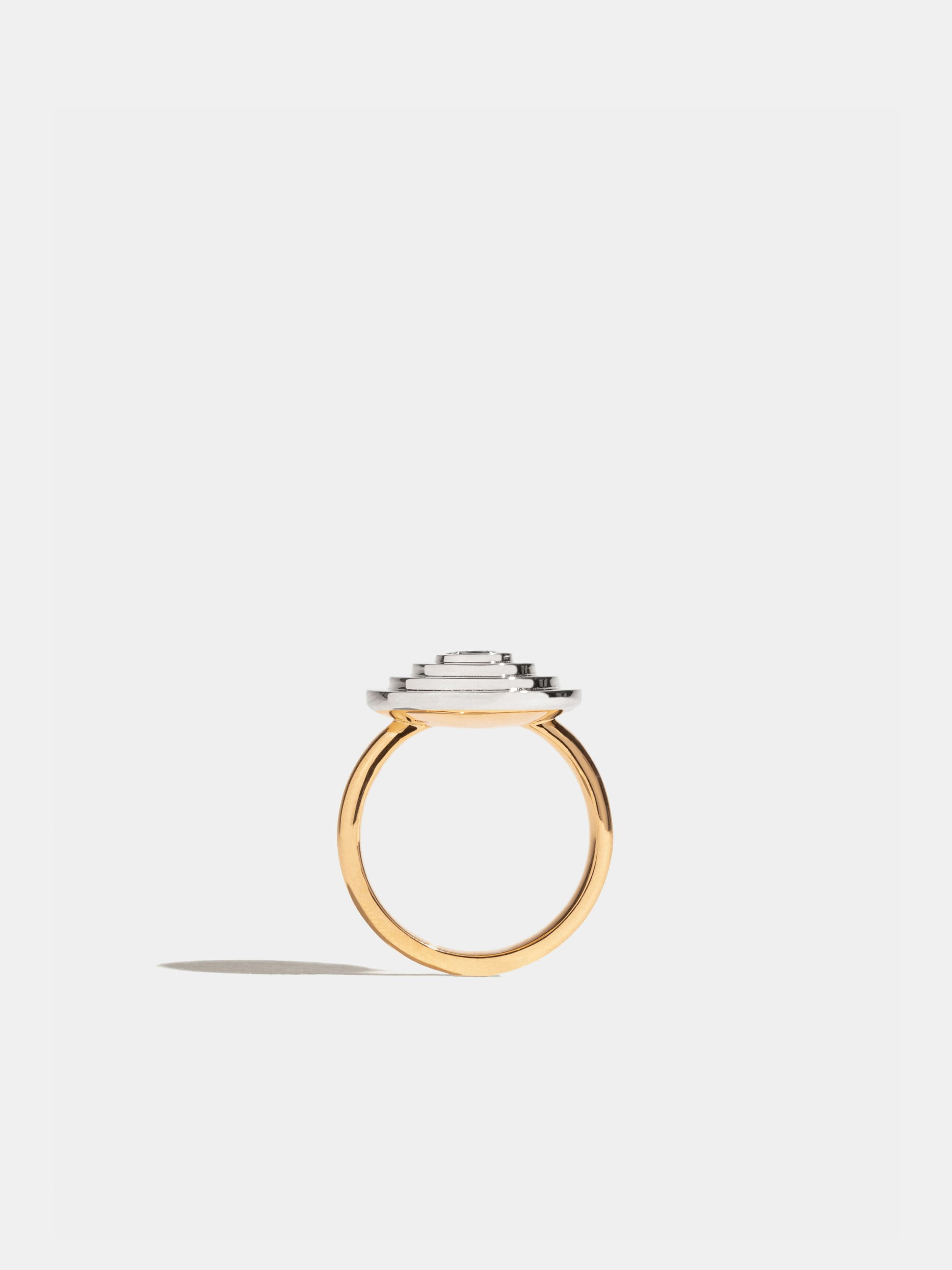 Solitaire Via en Or jaune éthique 18 carats certifié Fairmined serti d'un diamant de synthèse de 0,50 carat (qualité FVS).