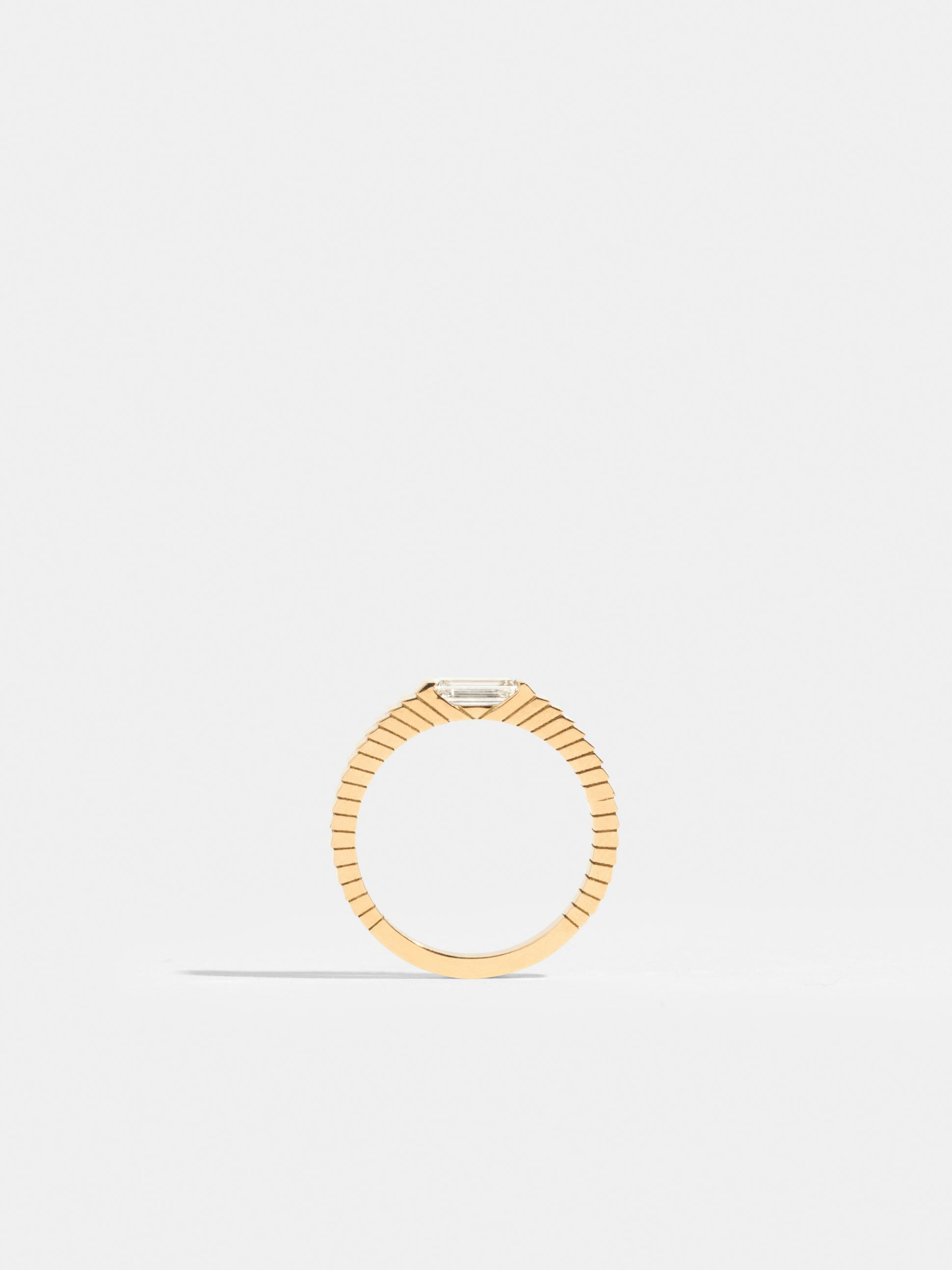 Solitaire Via - diamant baguette 0,40 ct - Or éthique 18 carats certifié Fairmined
