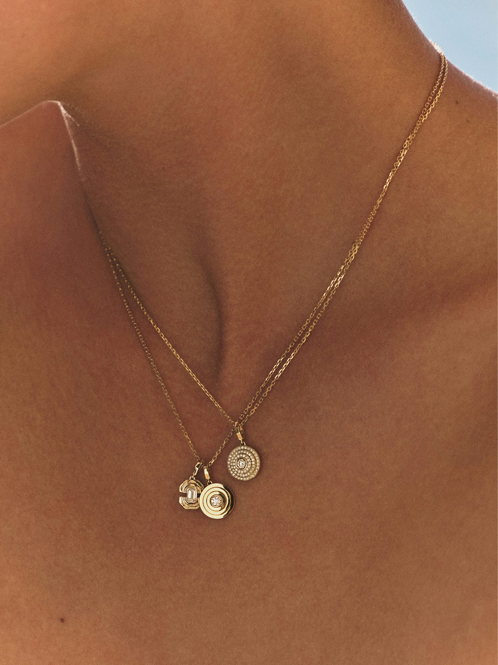 Pendentif Via halo petit modèle sur chaîne 