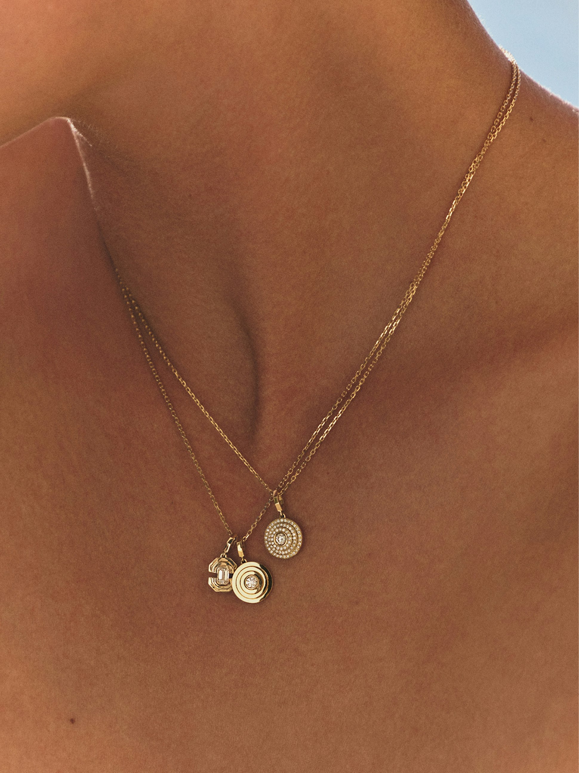 Pendentif Via halo petit modèle sur chaîne 