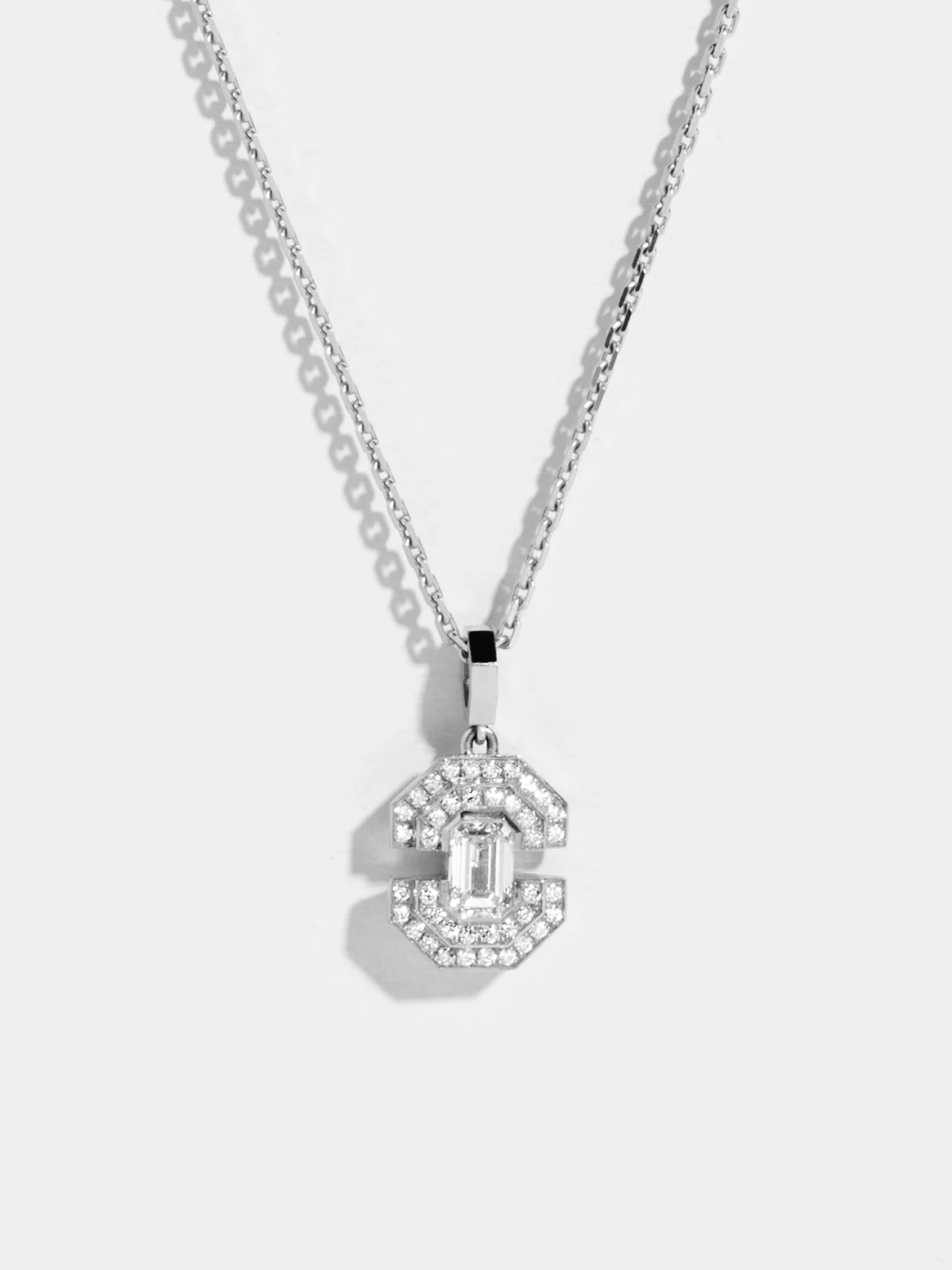 Pendentif Via taille émeraude grand modèle pavé sur chaine