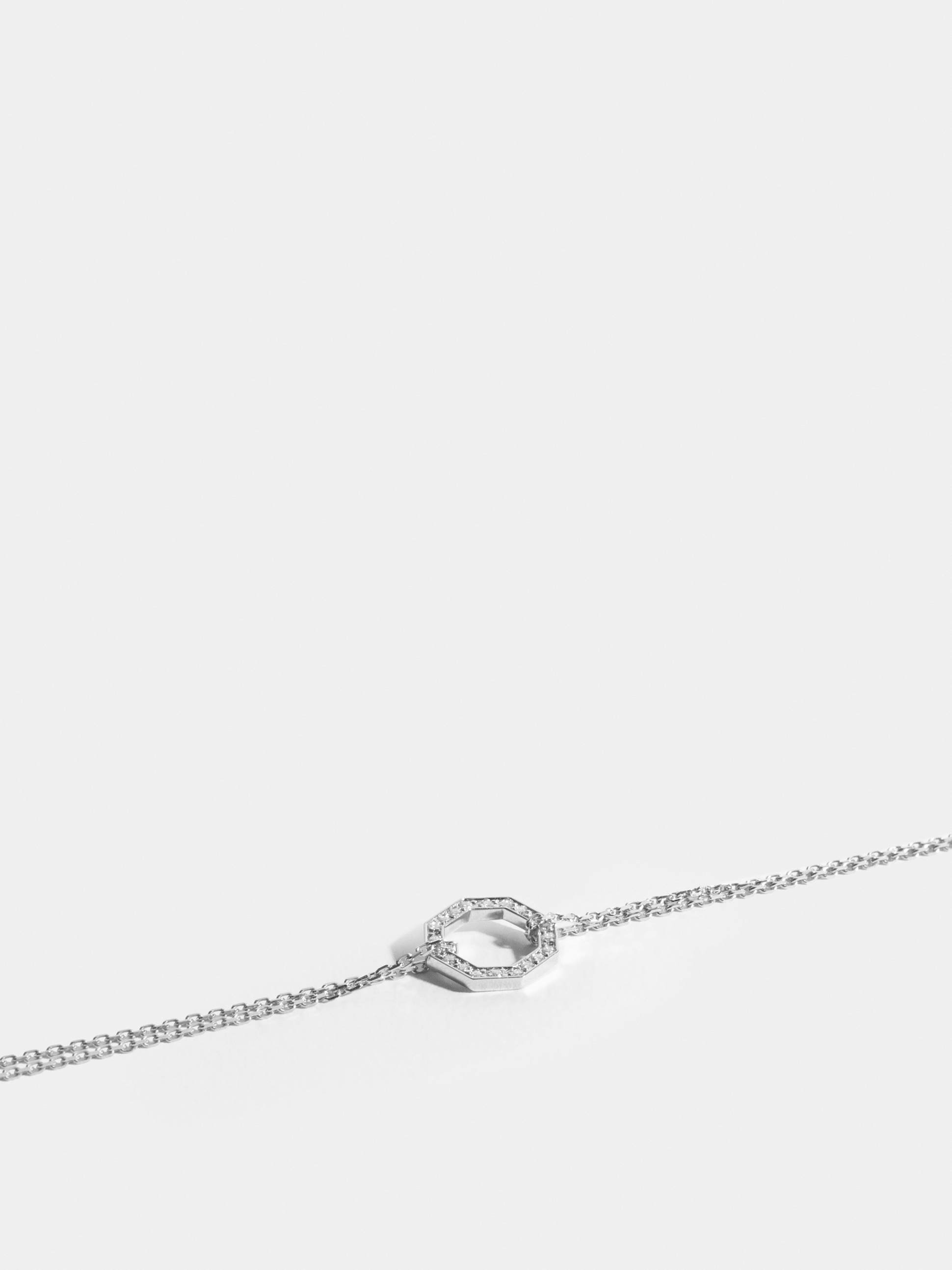 Octogone motif in 18k Fairmined ethical white gold, paved with lab-grown diamonds, on a chain.
