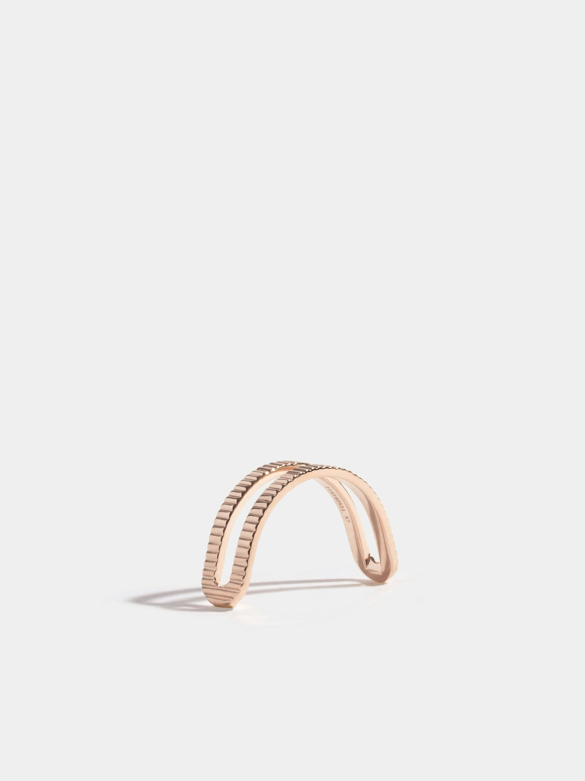 Étreintes simple half-ring in 18k Fairmined ethical rose gold, with ridges finish.
