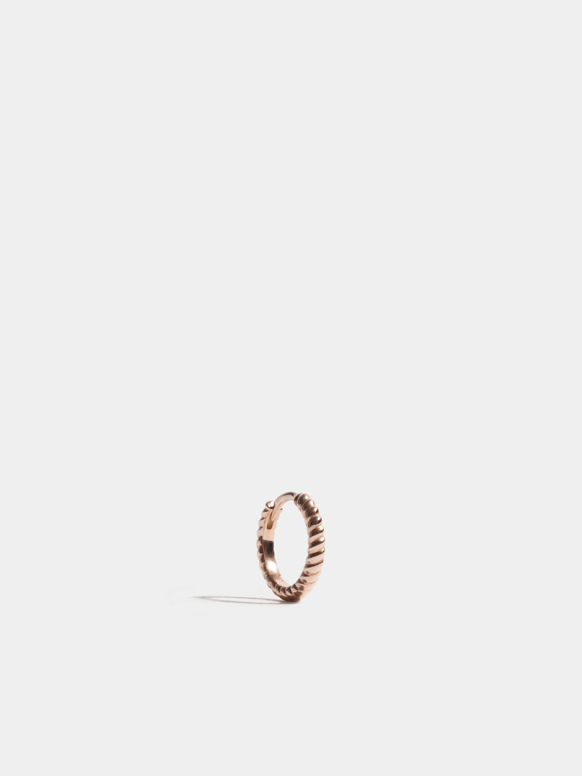Anagramme twisted single earring