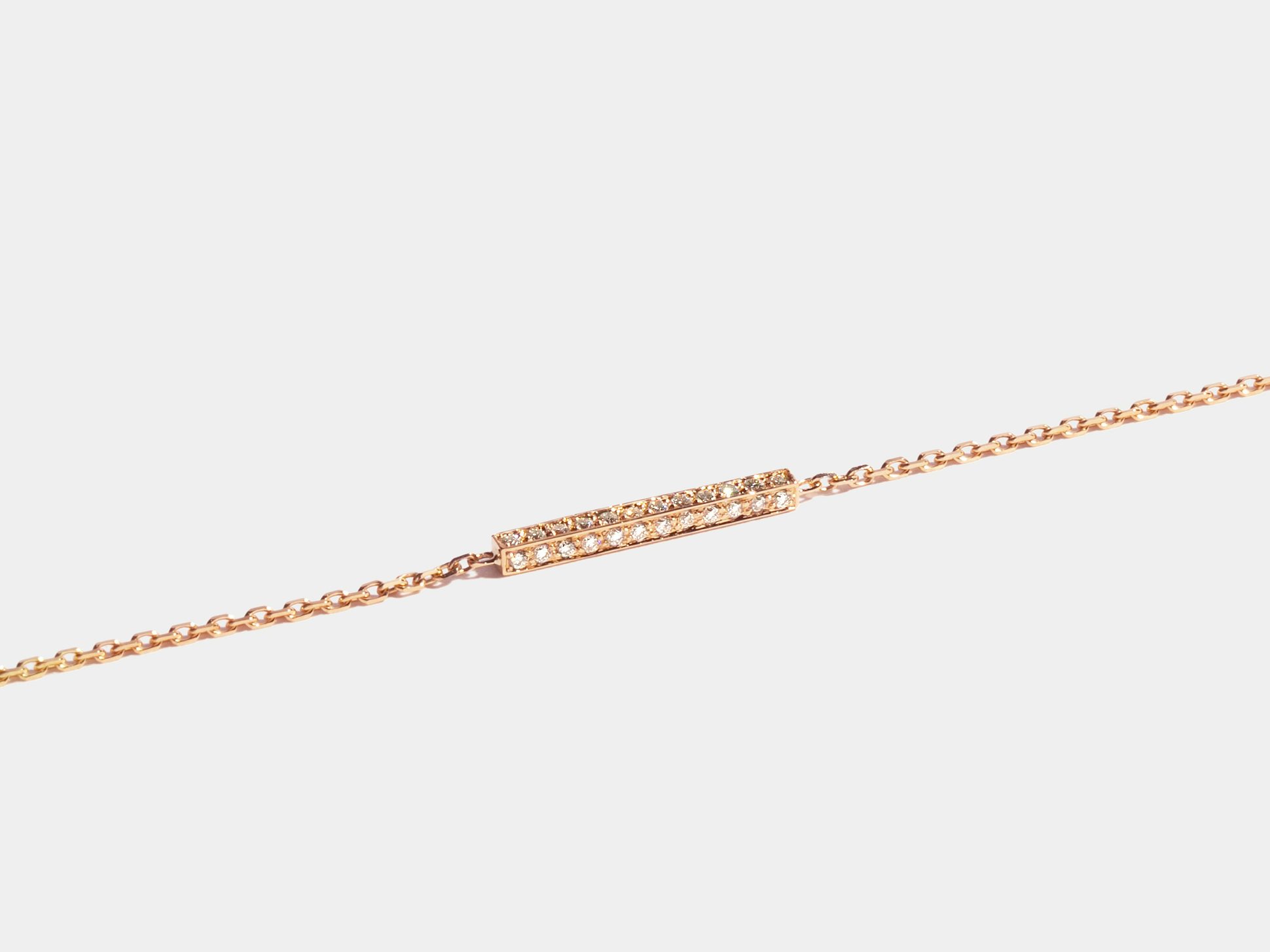 Motif Anagramme pavé en Or rose éthique 18 carats certifié Fairmined, sur chaîne de 18 cm. | JEM joaillerie durable