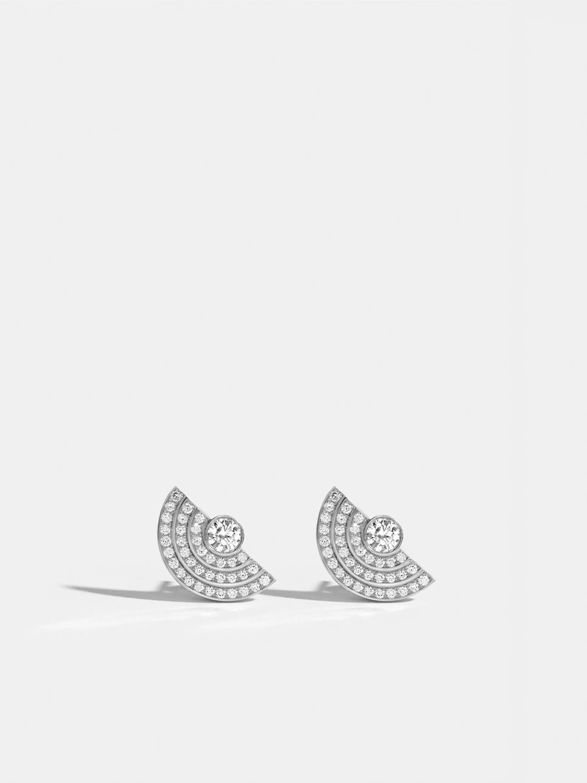 Boucles d'oreilles Via demi-jour moyen modèle pavées